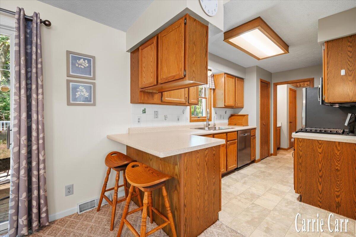 8670 Wolven Avenue NE Rockford MI 49341
