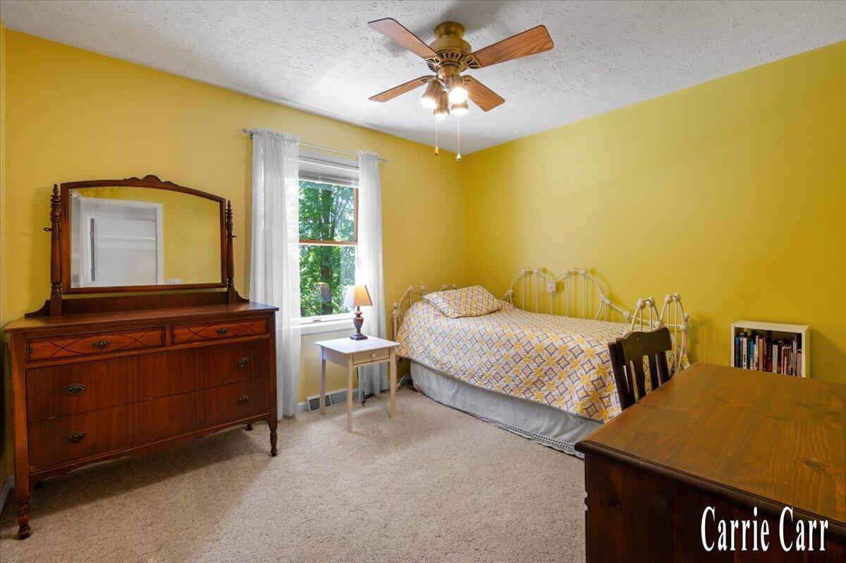 8670 Wolven Avenue NE Rockford MI 49341
