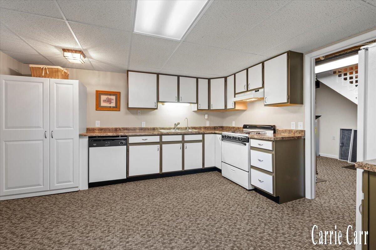 8670 Wolven Avenue NE Rockford MI 49341