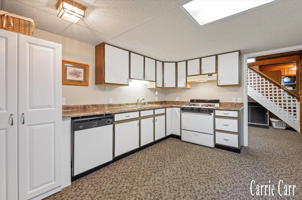8670 Wolven Avenue NE Rockford MI 49341