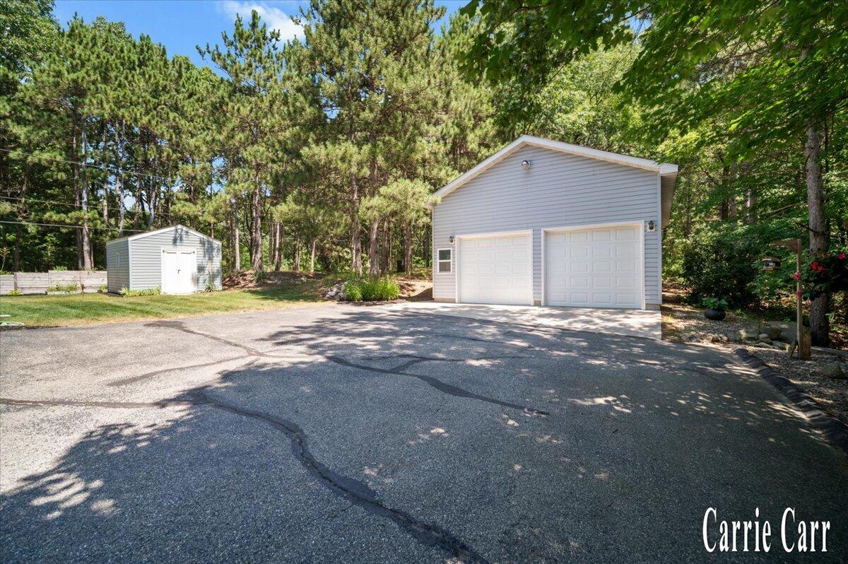 8670 Wolven Avenue NE Rockford MI 49341