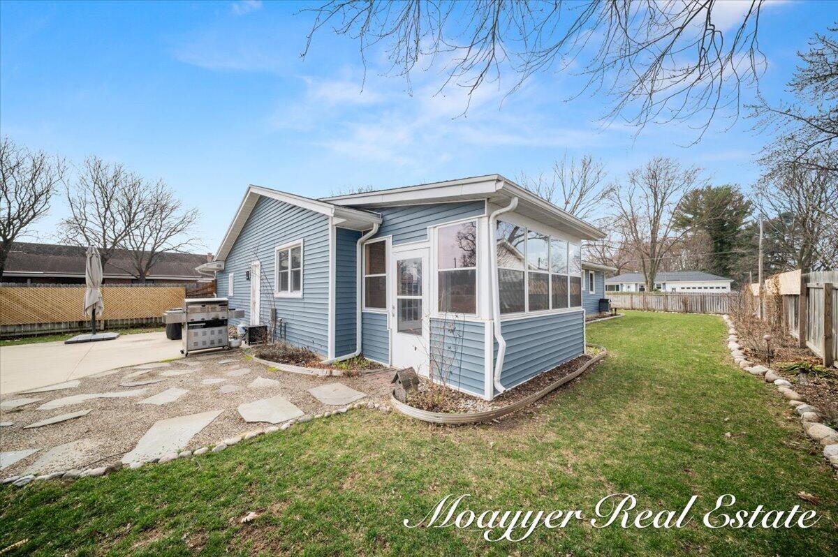 611 71st Street SE Grand Rapids MI 49548