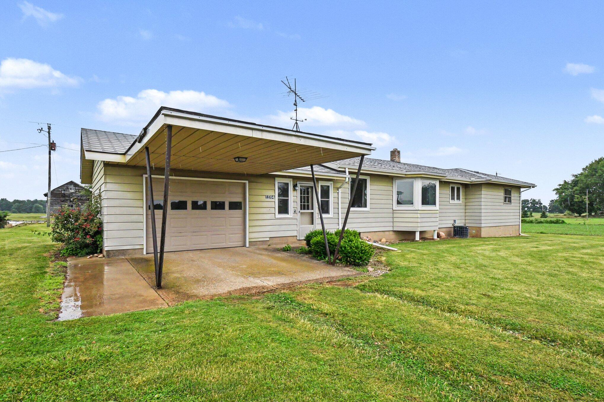 12354 Gardner Road Buchanan MI 49107