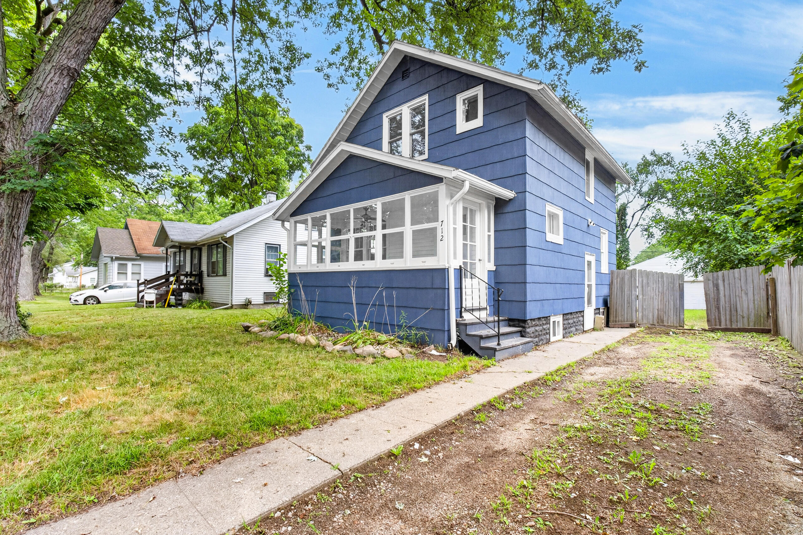 712 Fenimore Avenue Kalamazoo MI 49048