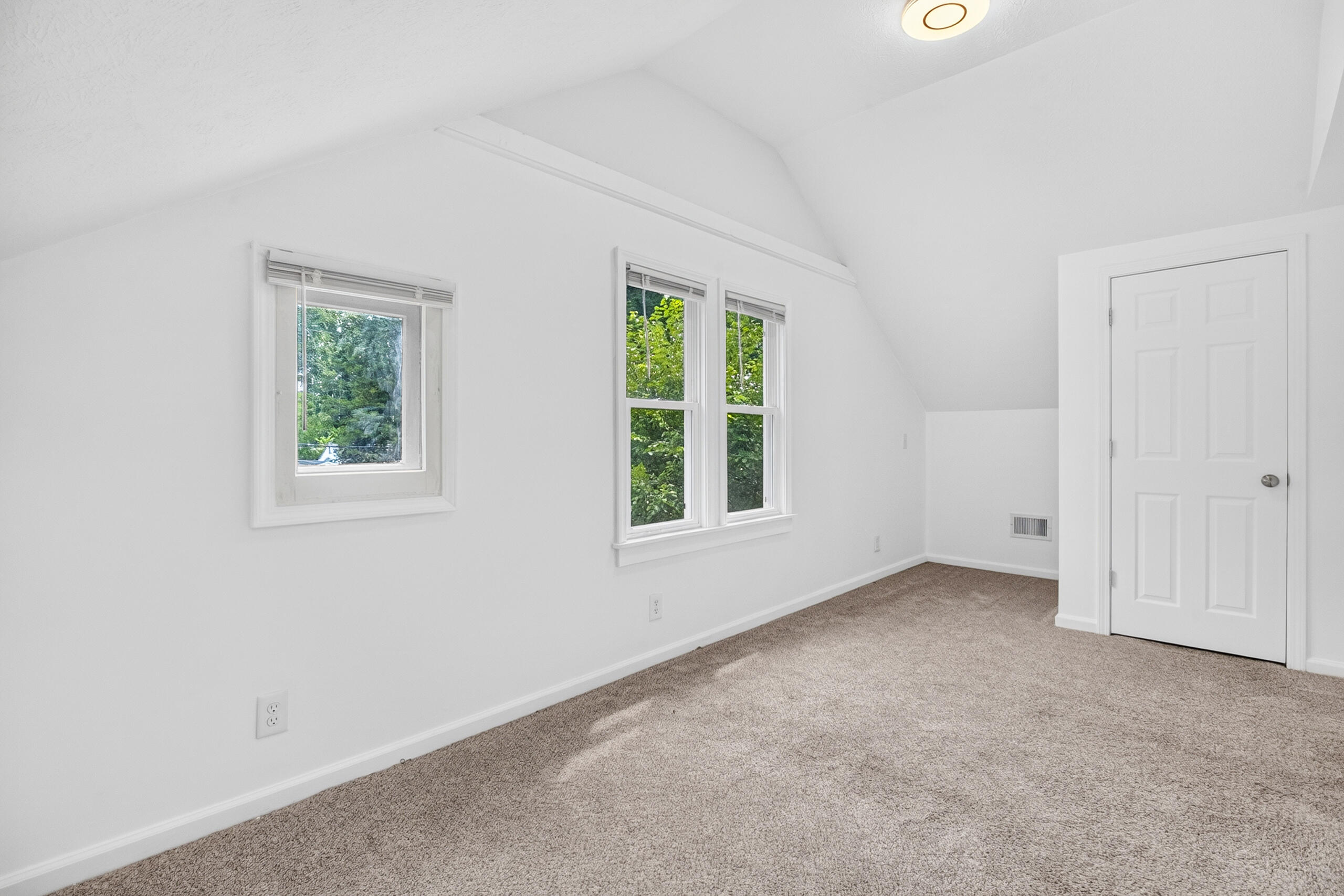712 Fenimore Avenue Kalamazoo MI 49048