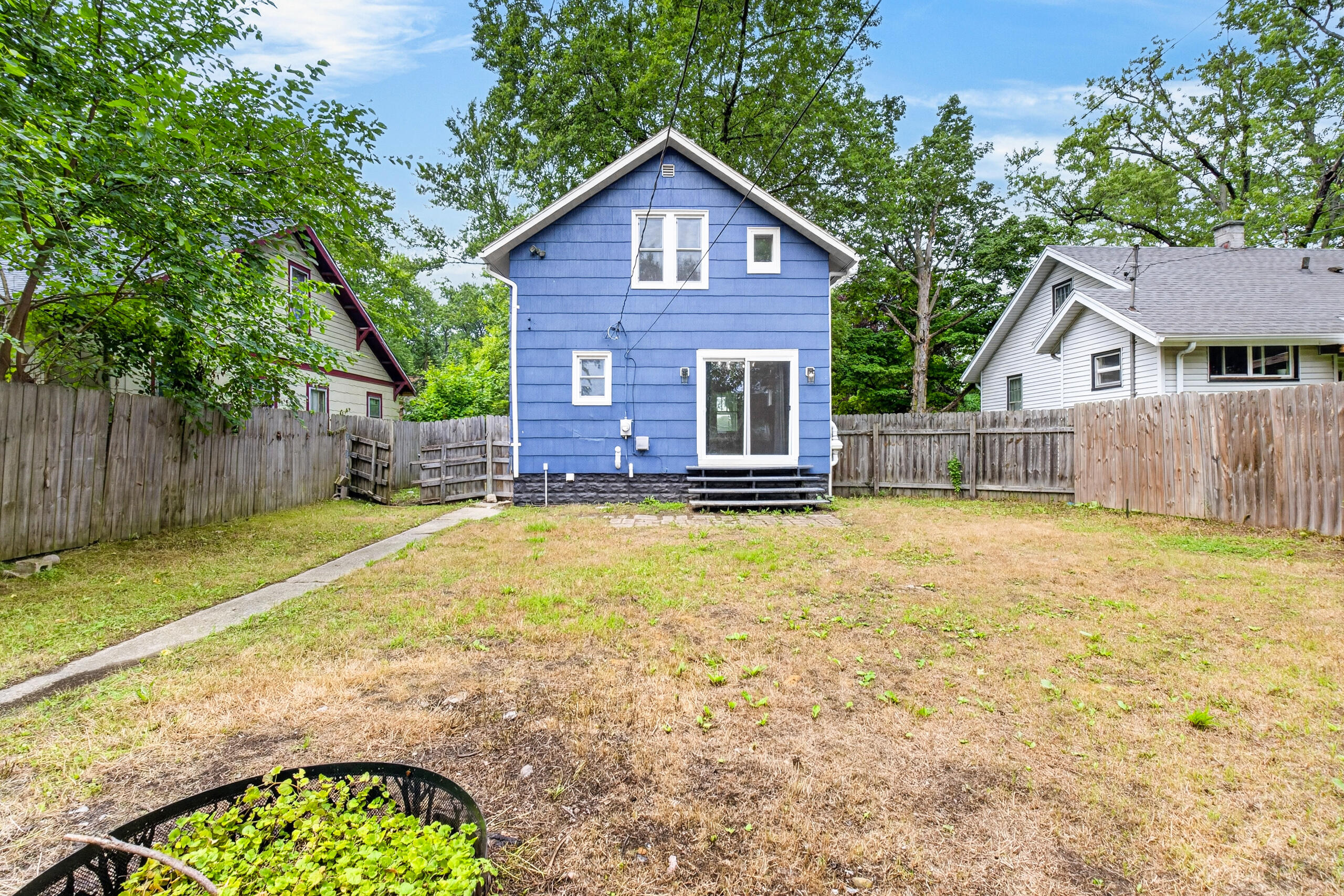 712 Fenimore Avenue Kalamazoo MI 49048