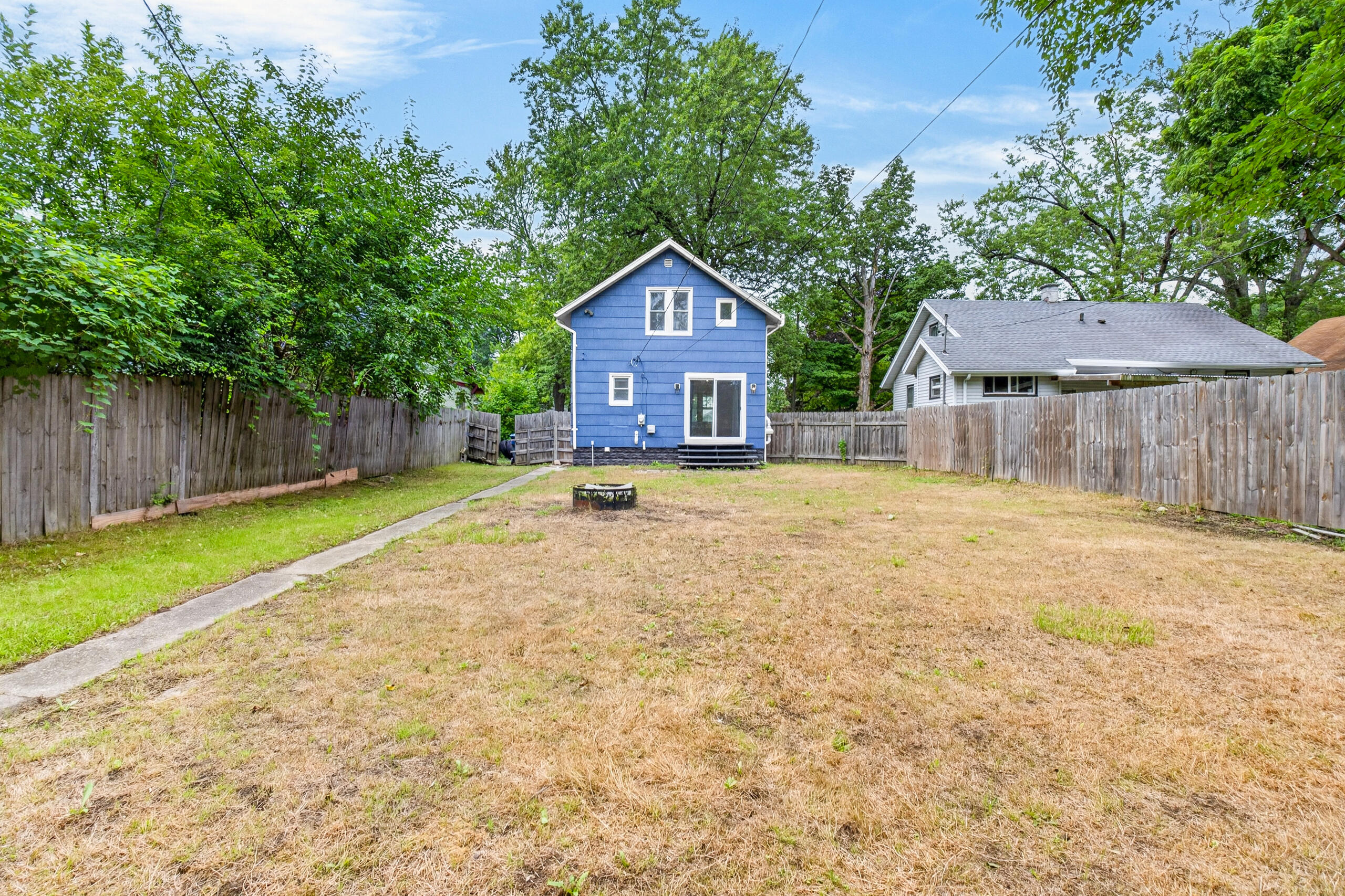 712 Fenimore Avenue Kalamazoo MI 49048