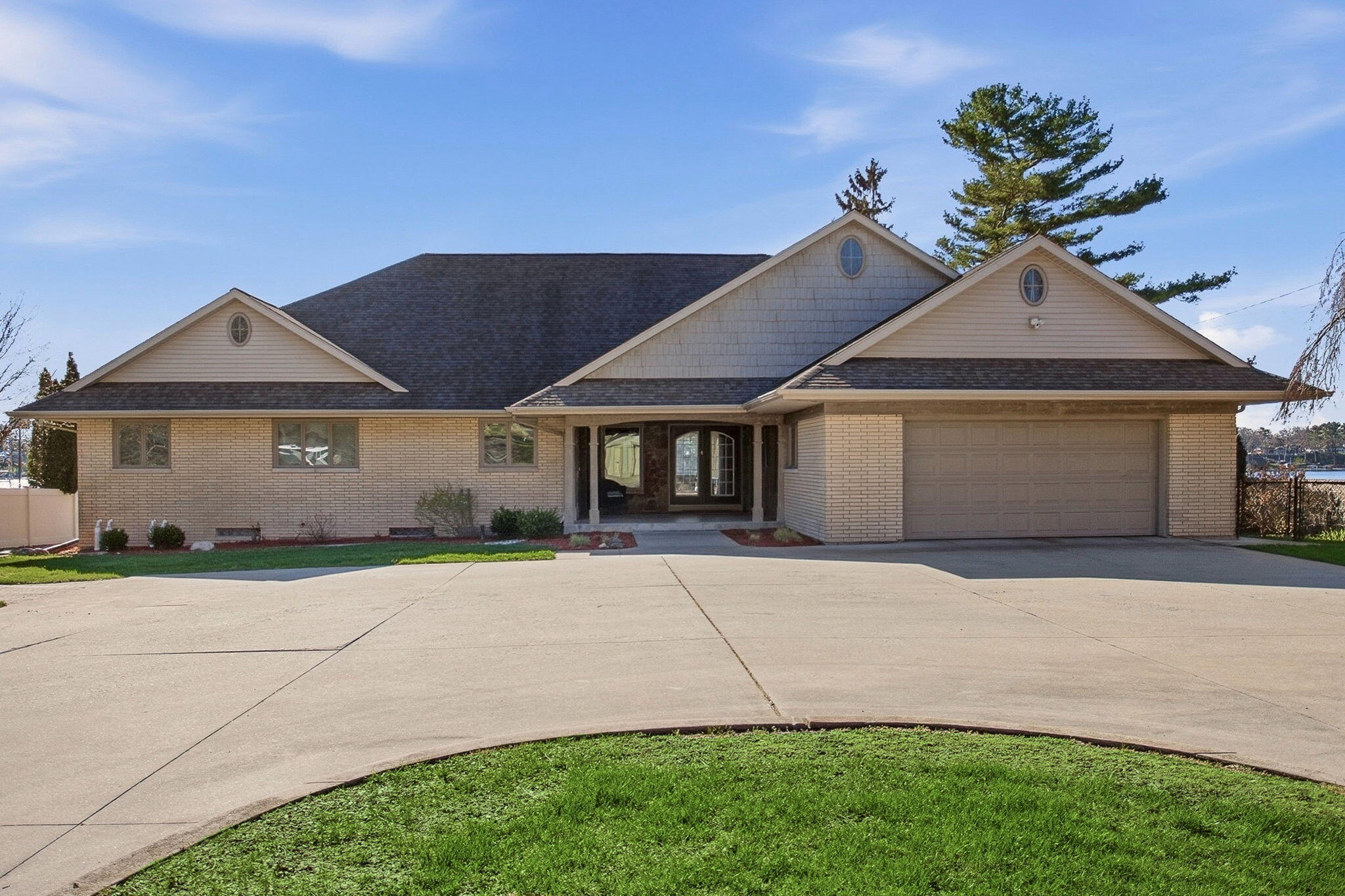 530 Glenwood Avenue Muskegon MI 49445