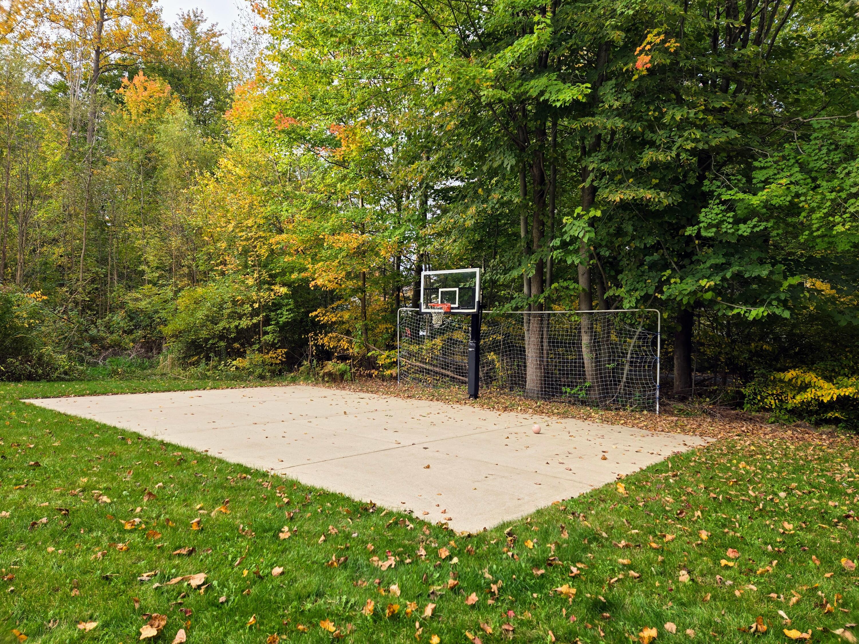 4739 Pine Hollow Road Holland MI 49423