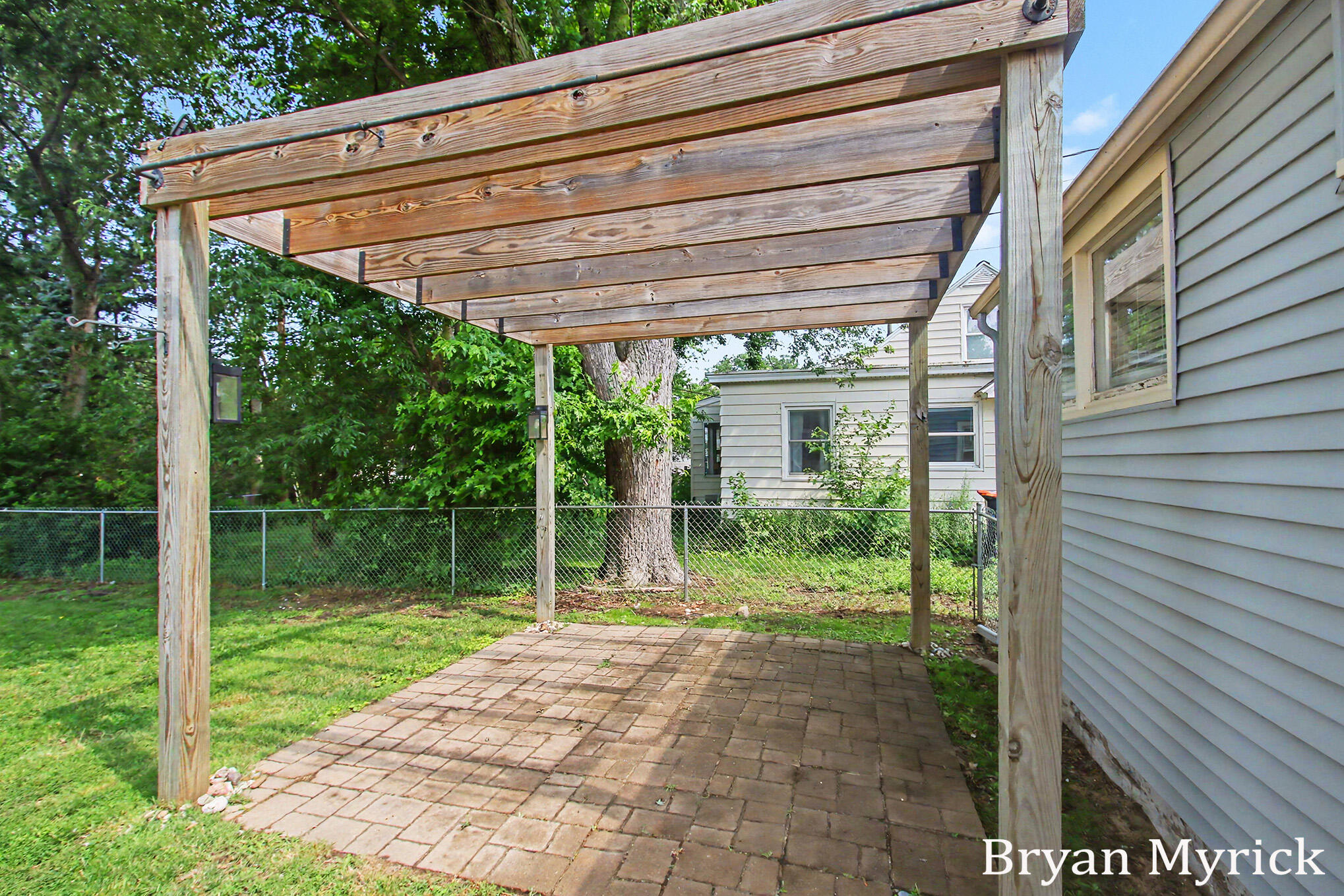 762 Central Holland MI 49423