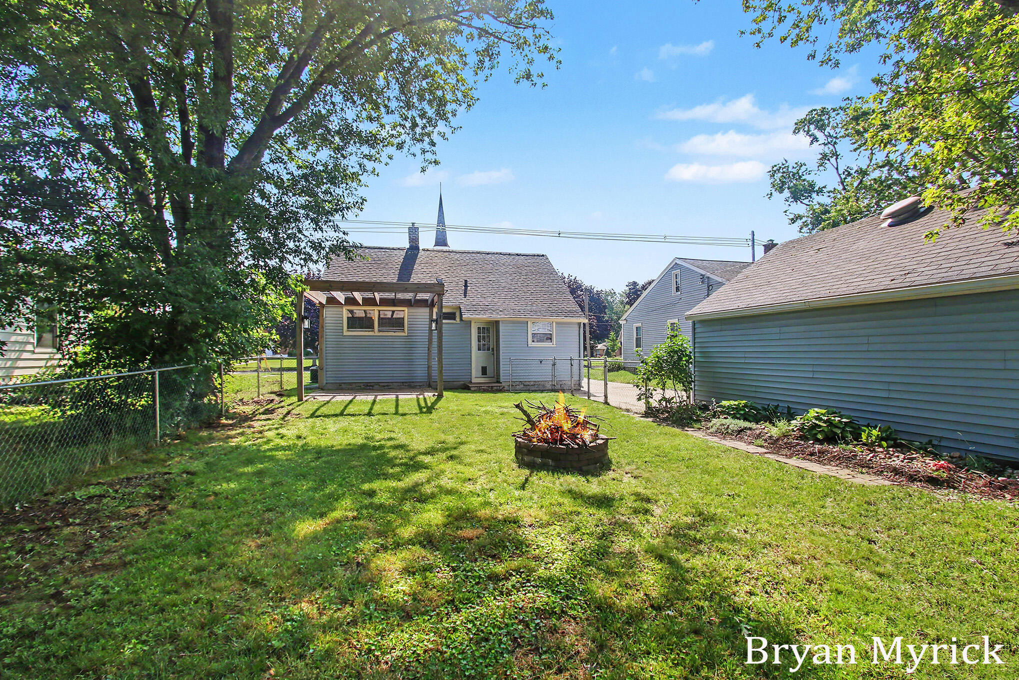 762 Central Holland MI 49423