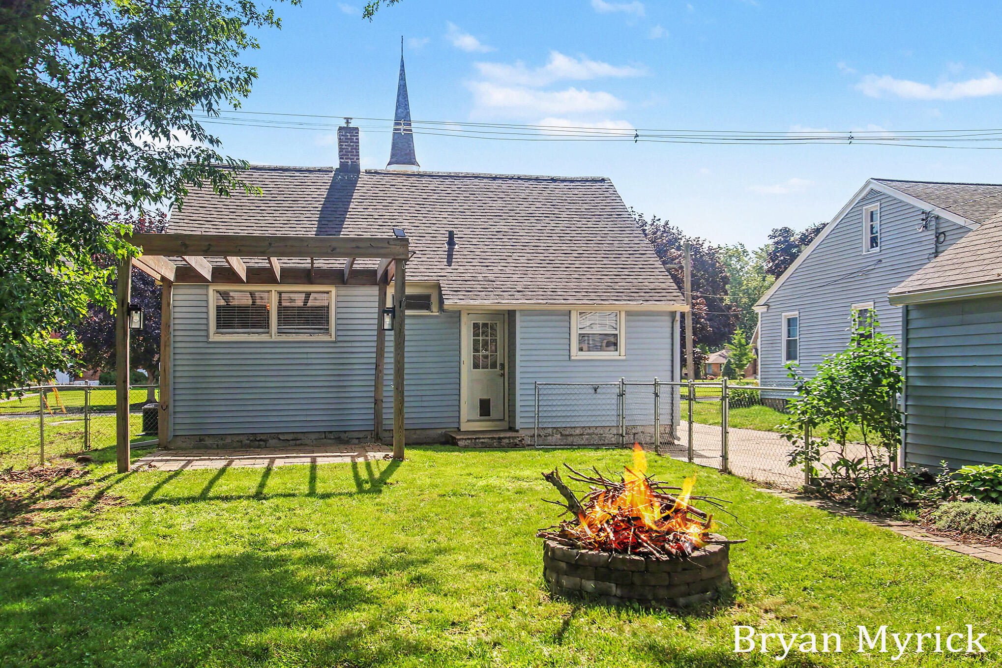 762 Central Holland MI 49423