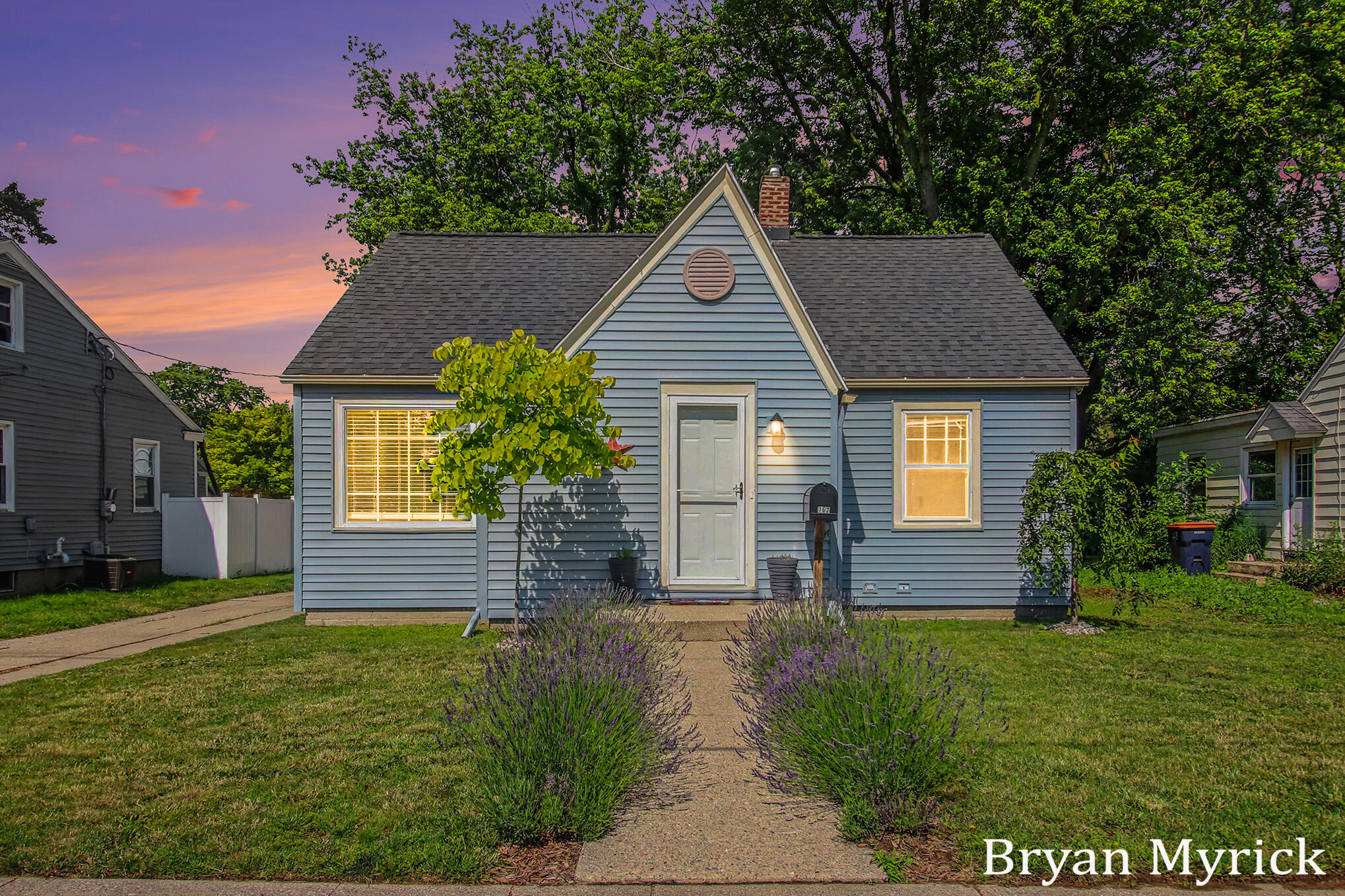 762 Central Holland MI 49423