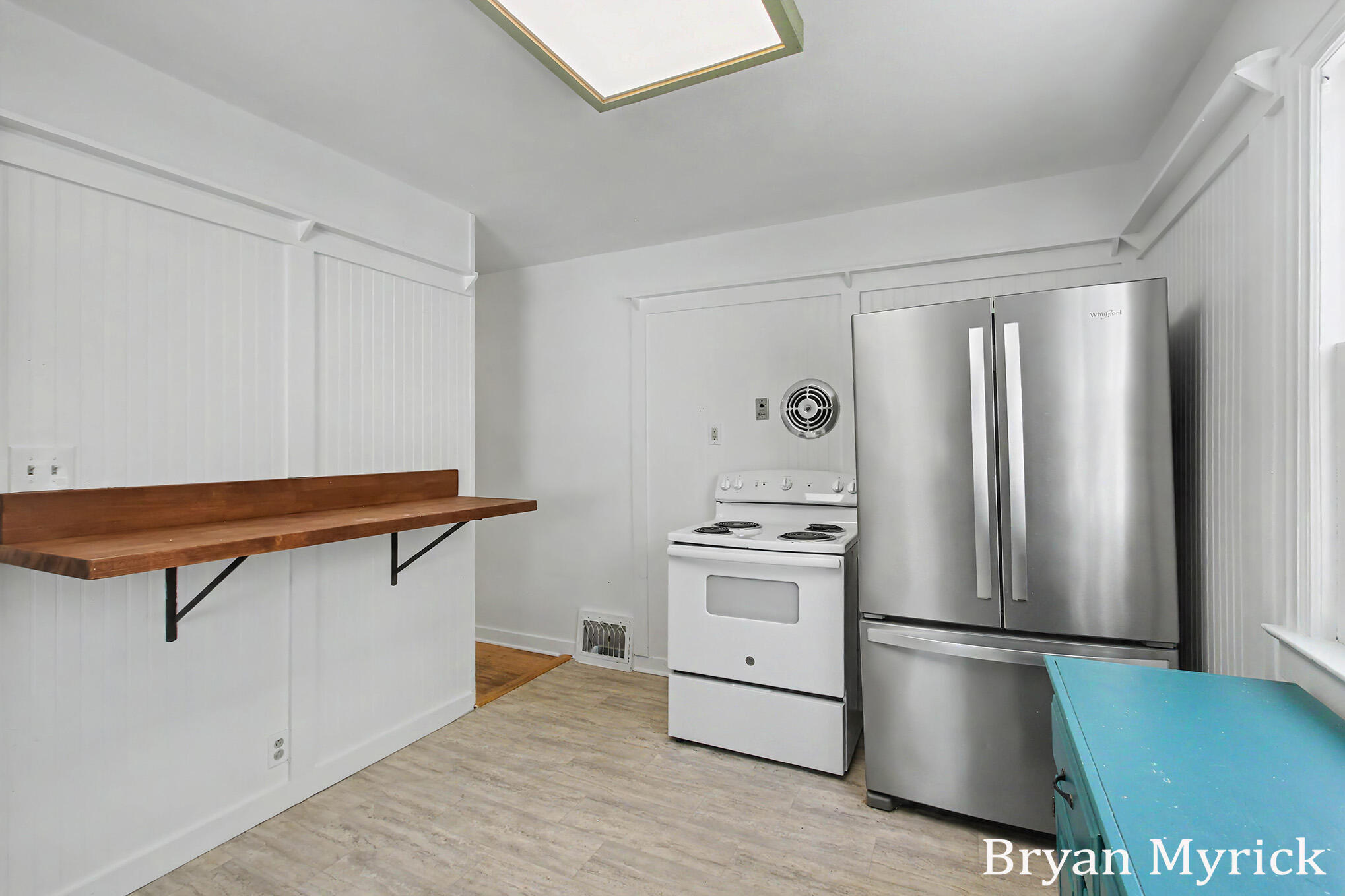 762 Central Holland MI 49423