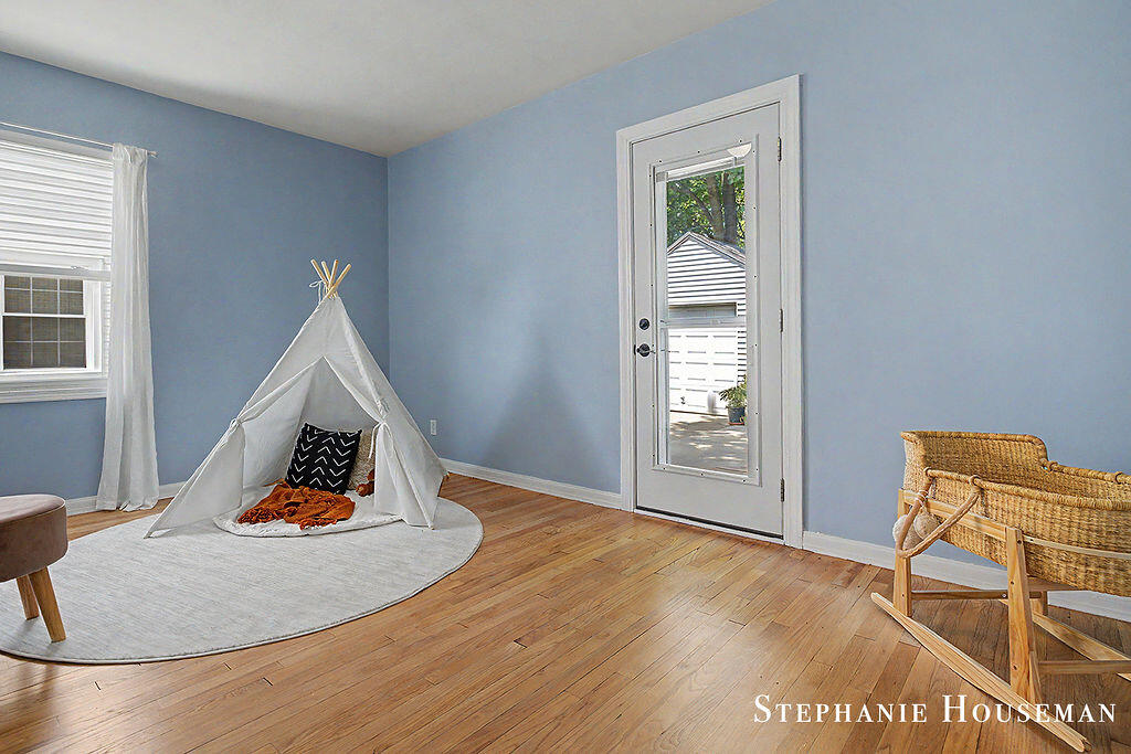 933 Mayhew Wood Drive SE Grand Rapids MI 49507
