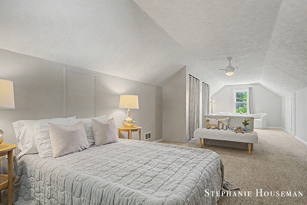 933 Mayhew Wood Drive SE Grand Rapids MI 49507