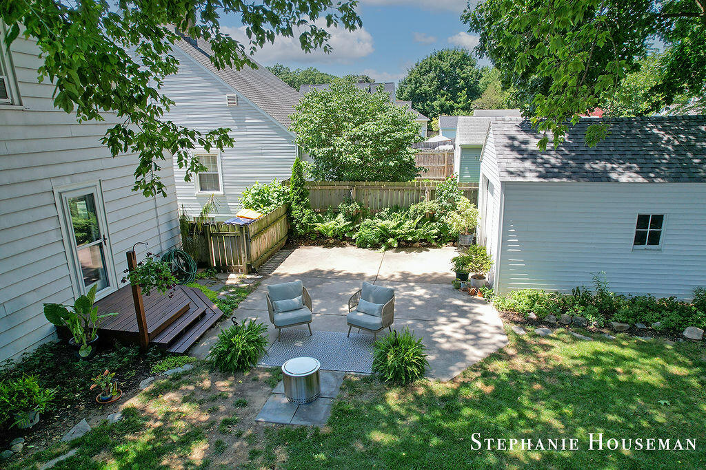 933 Mayhew Wood Drive SE Grand Rapids MI 49507