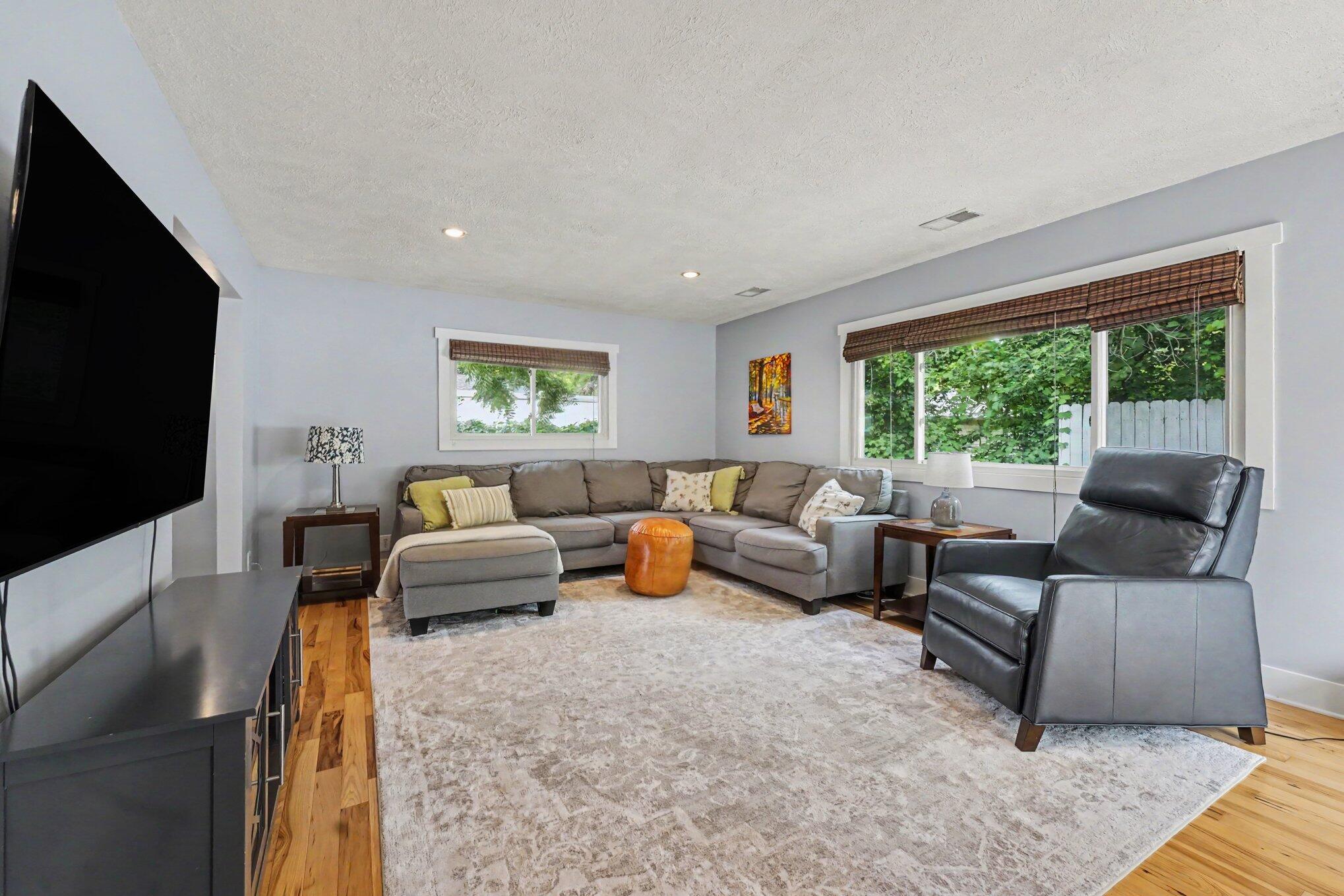 1696 Burke Avenue NE Grand Rapids MI 49505