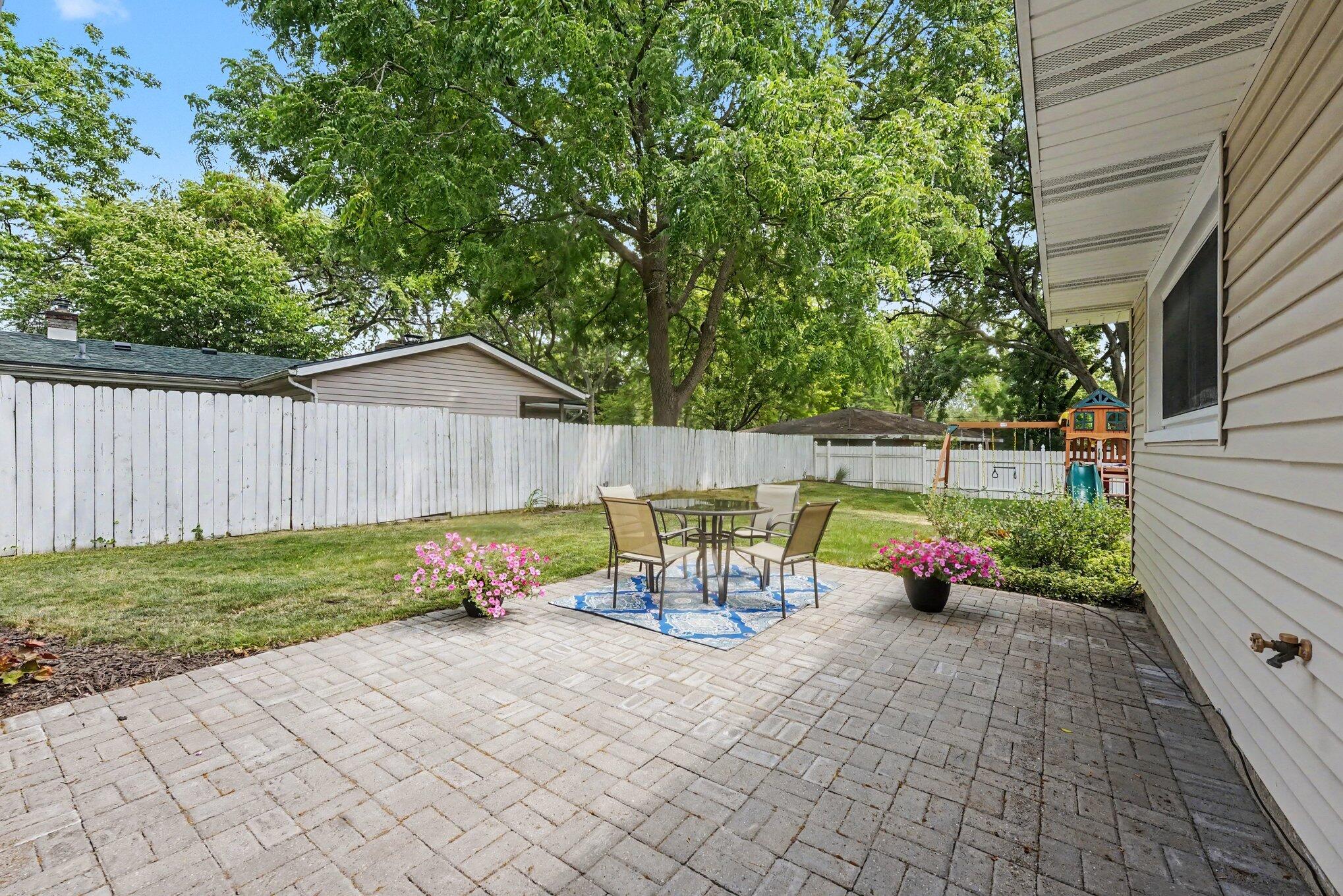 1696 Burke Avenue NE Grand Rapids MI 49505