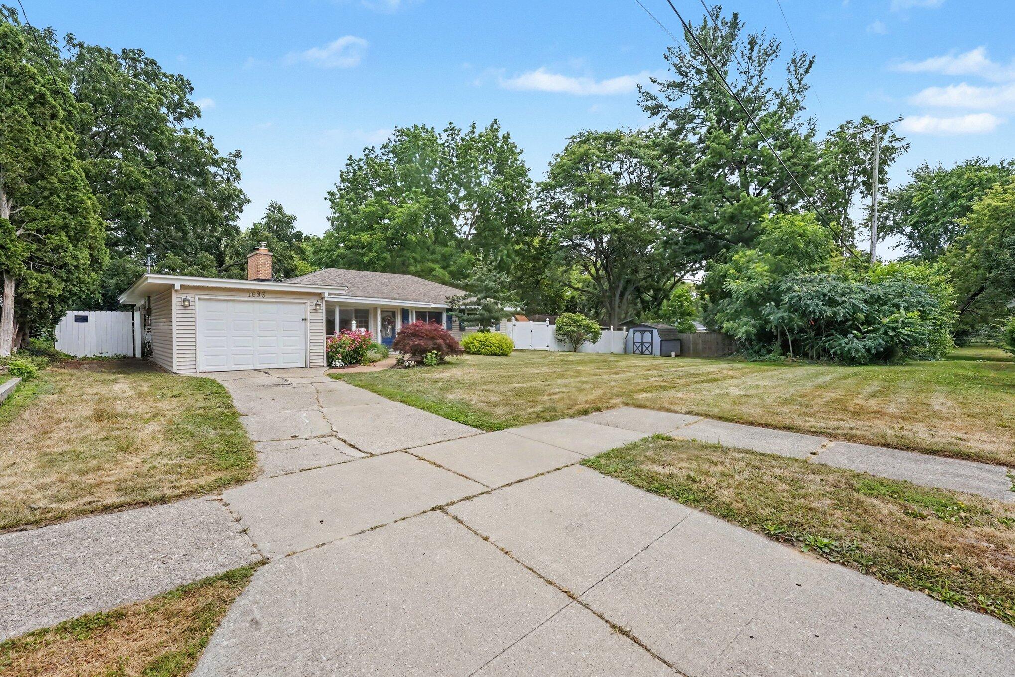 1696 Burke Avenue NE Grand Rapids MI 49505