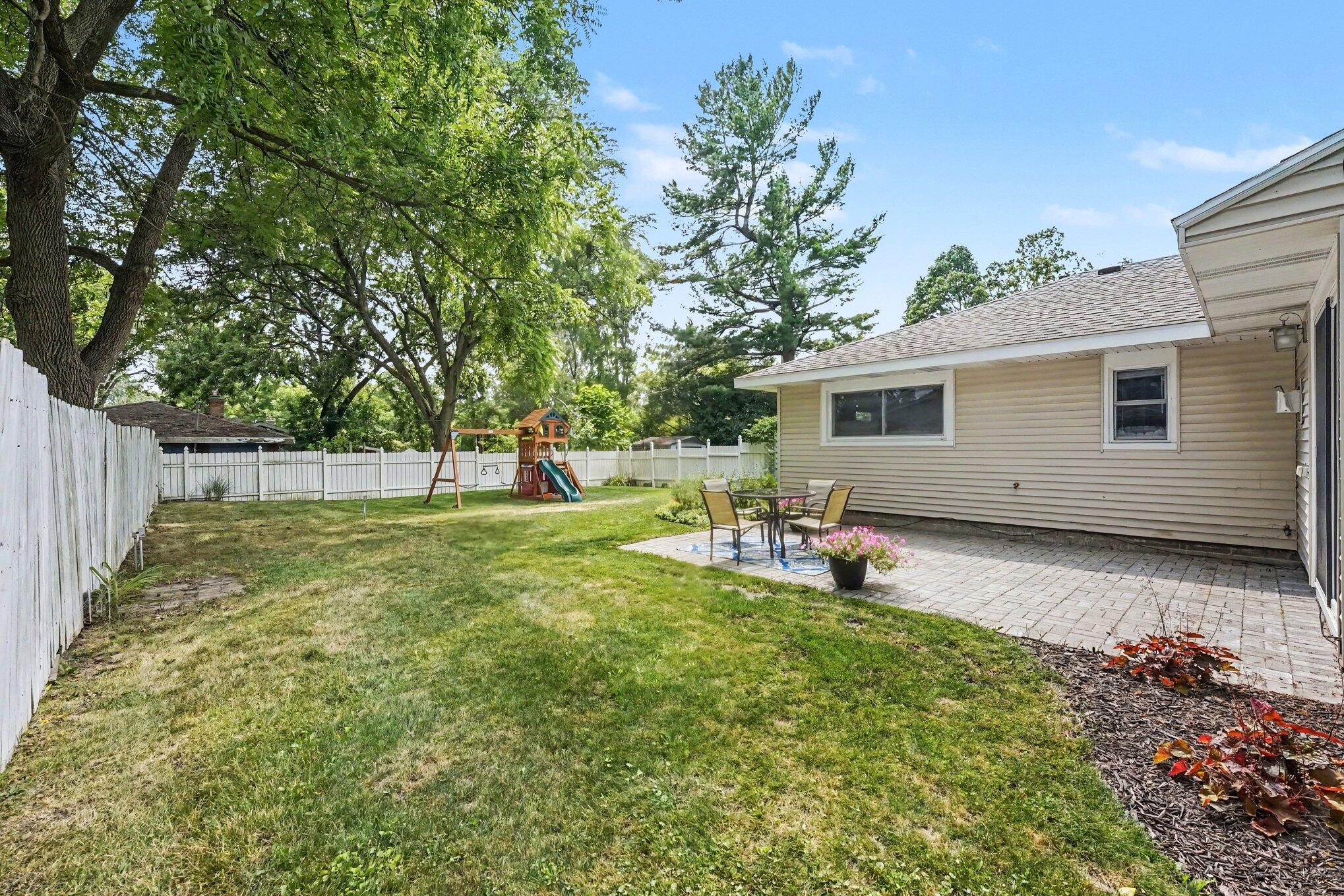 1696 Burke Avenue NE Grand Rapids MI 49505