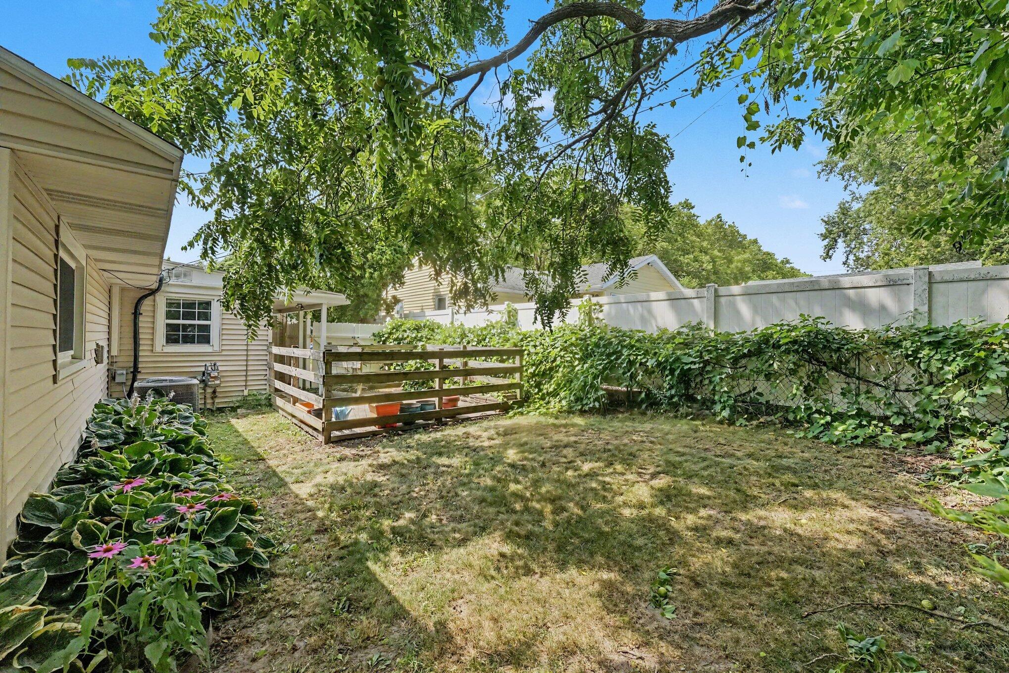 1696 Burke Avenue NE Grand Rapids MI 49505