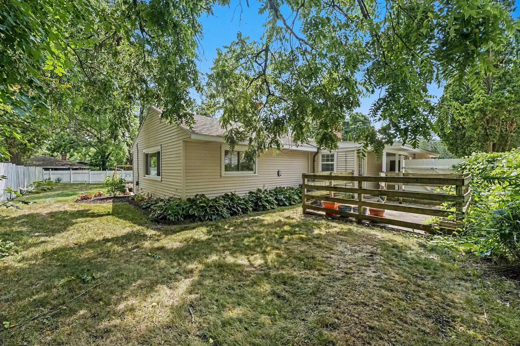 1696 Burke Avenue NE Grand Rapids MI 49505