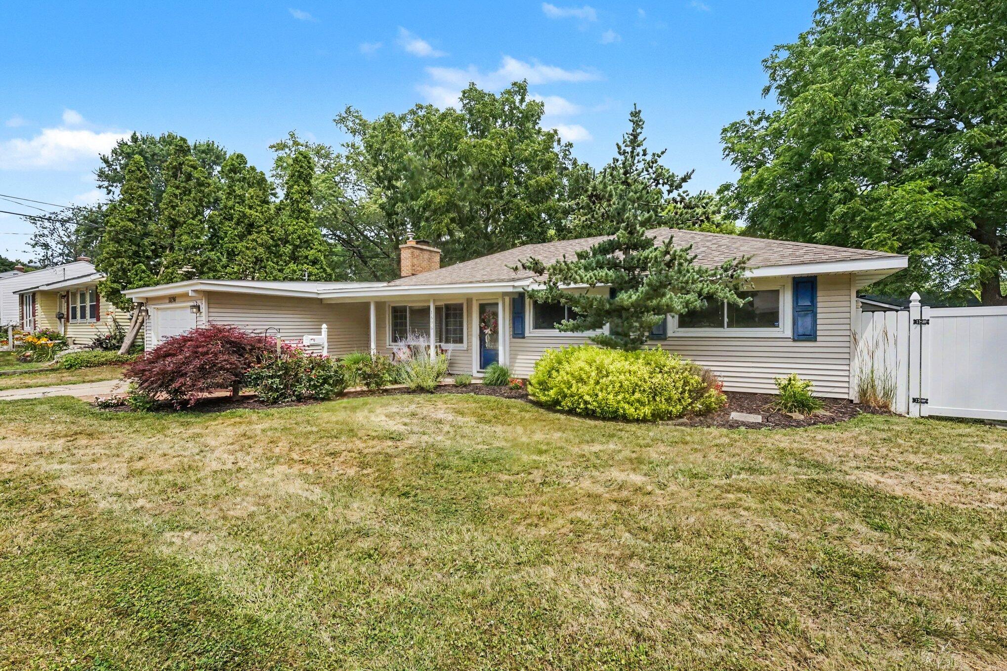 1696 Burke Avenue NE Grand Rapids MI 49505