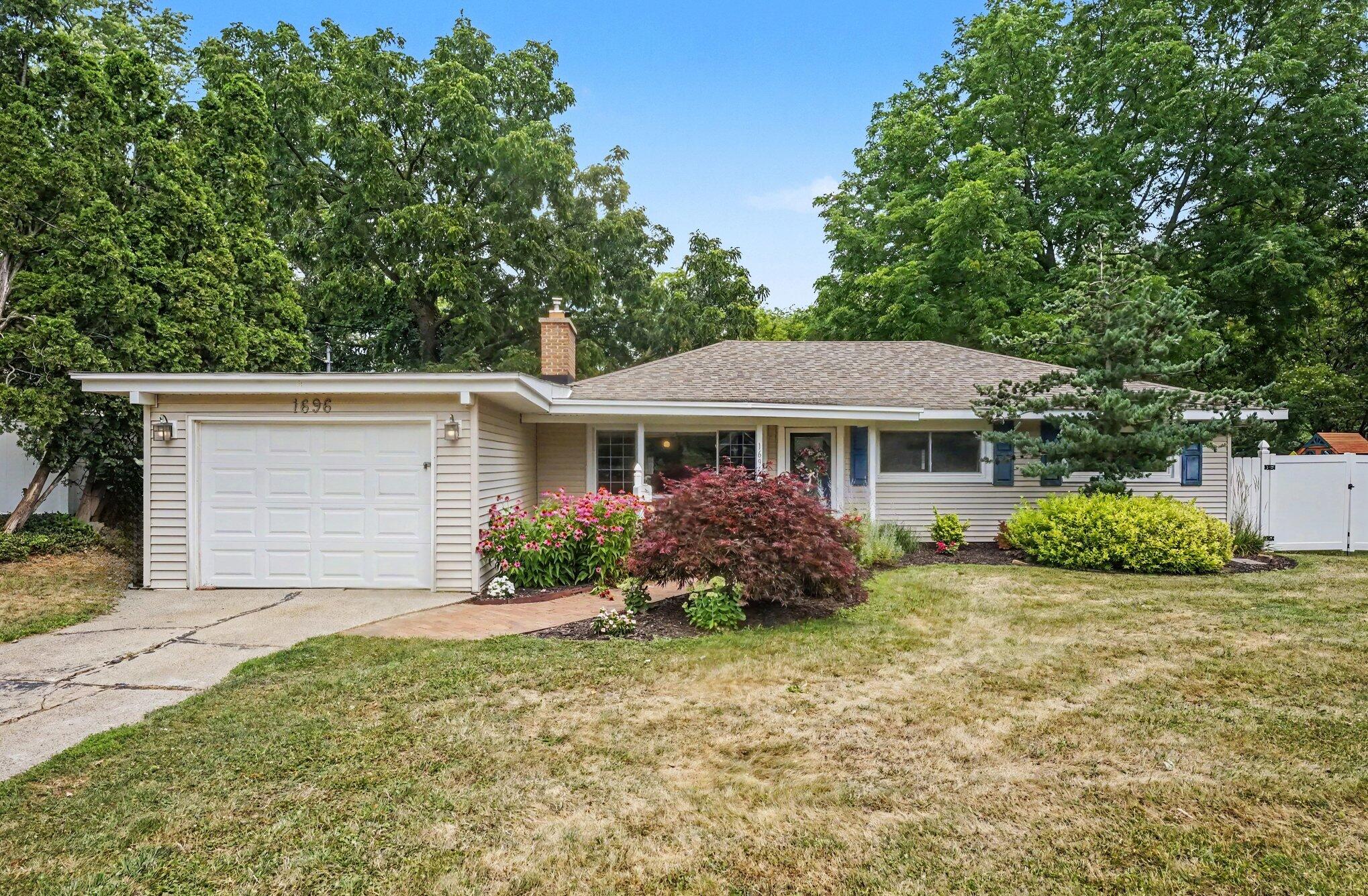 1696 Burke Avenue NE Grand Rapids MI 49505
