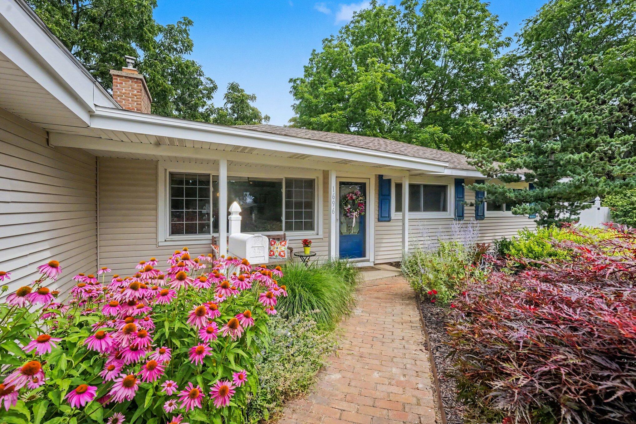 1696 Burke Avenue NE Grand Rapids MI 49505