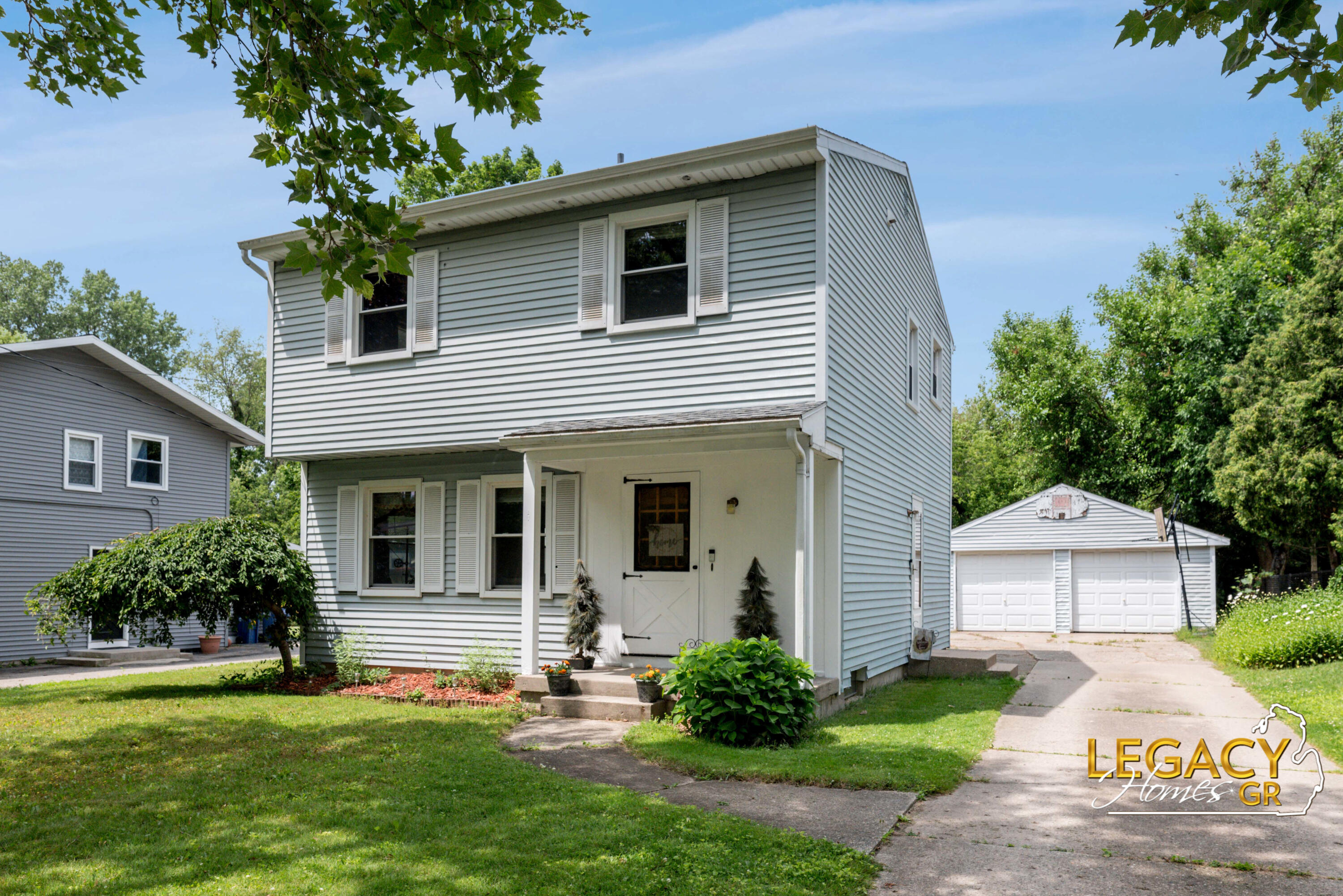 1031 Worcester Drive NE Grand Rapids MI 49505