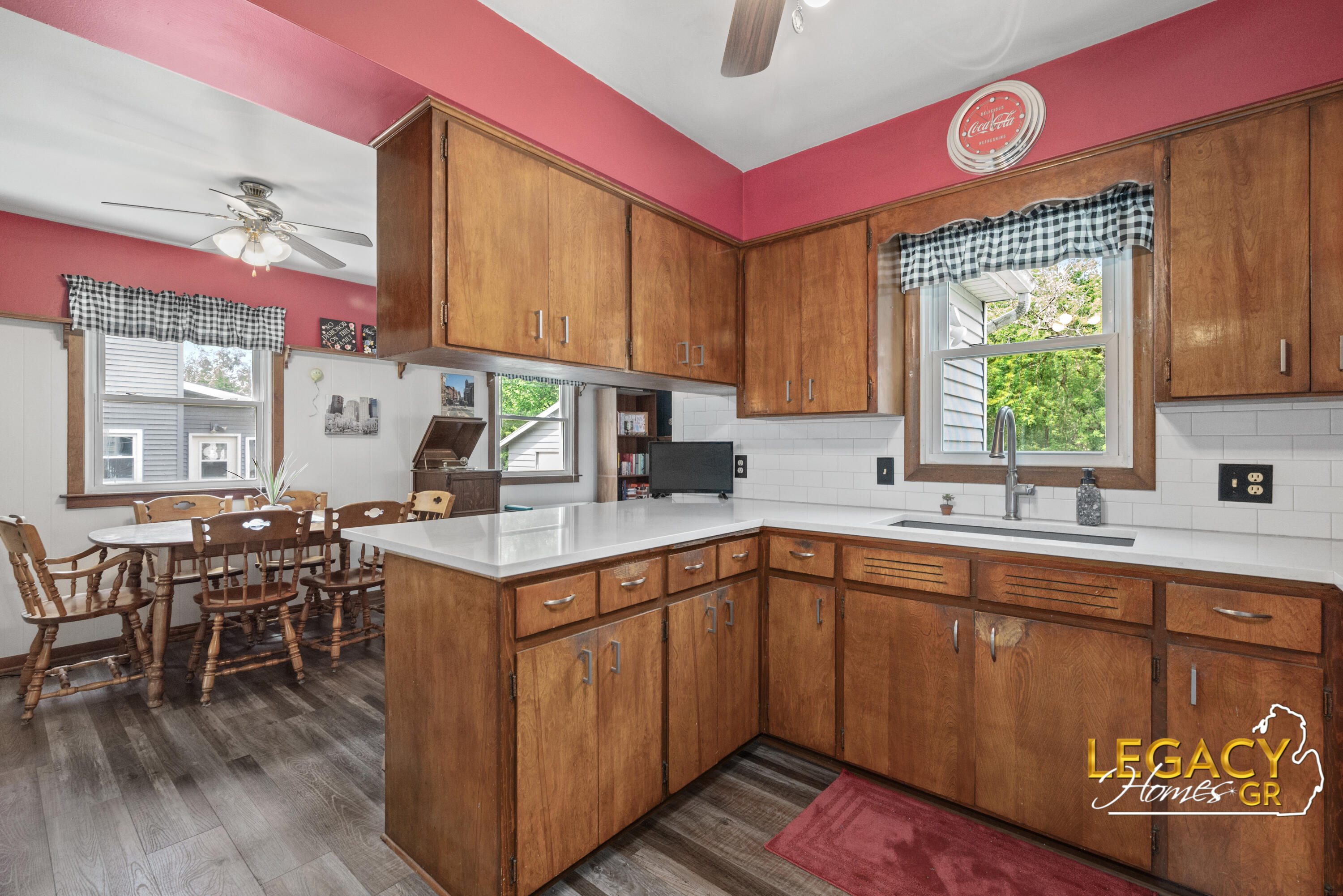1031 Worcester Drive NE Grand Rapids MI 49505