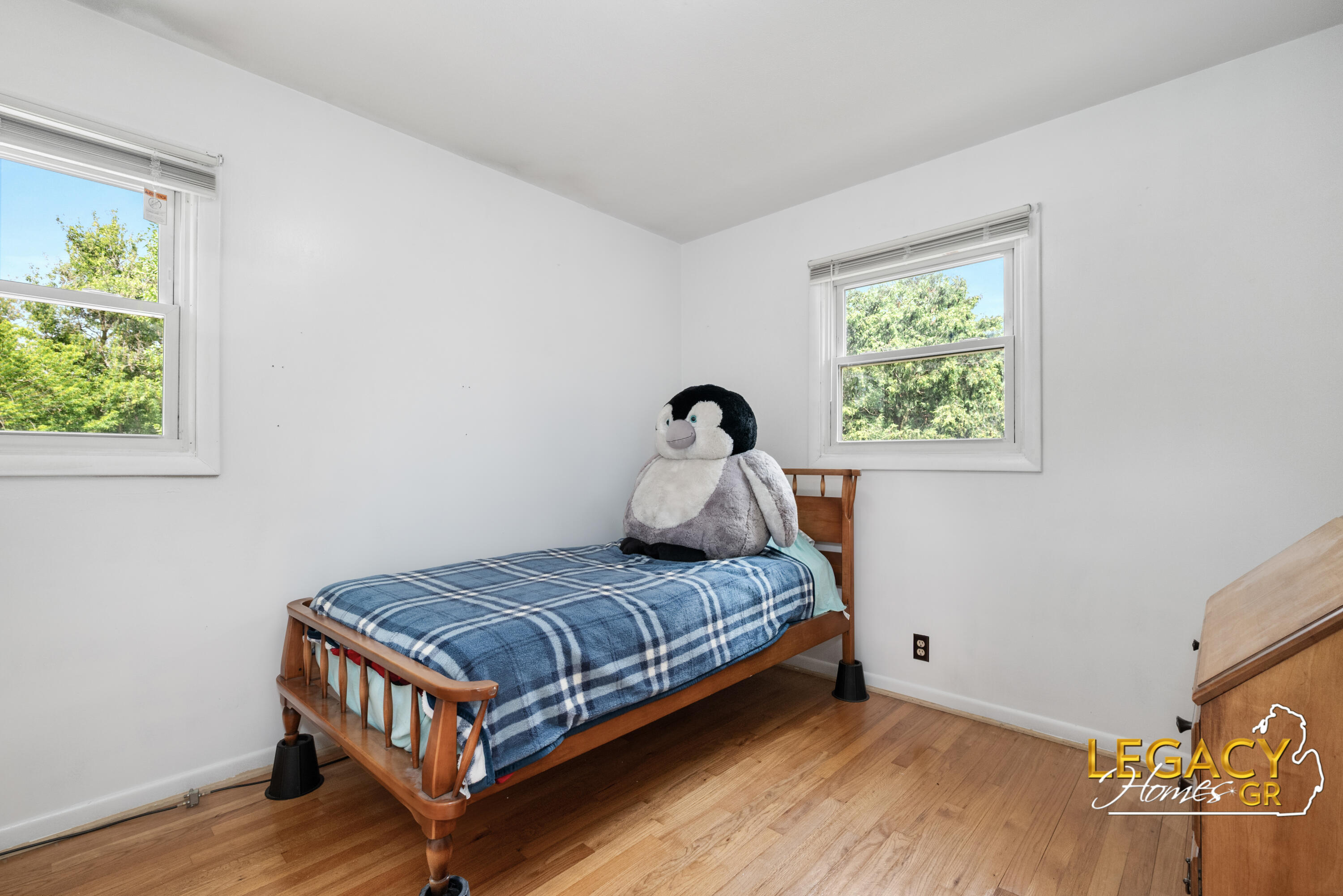 1031 Worcester Drive NE Grand Rapids MI 49505