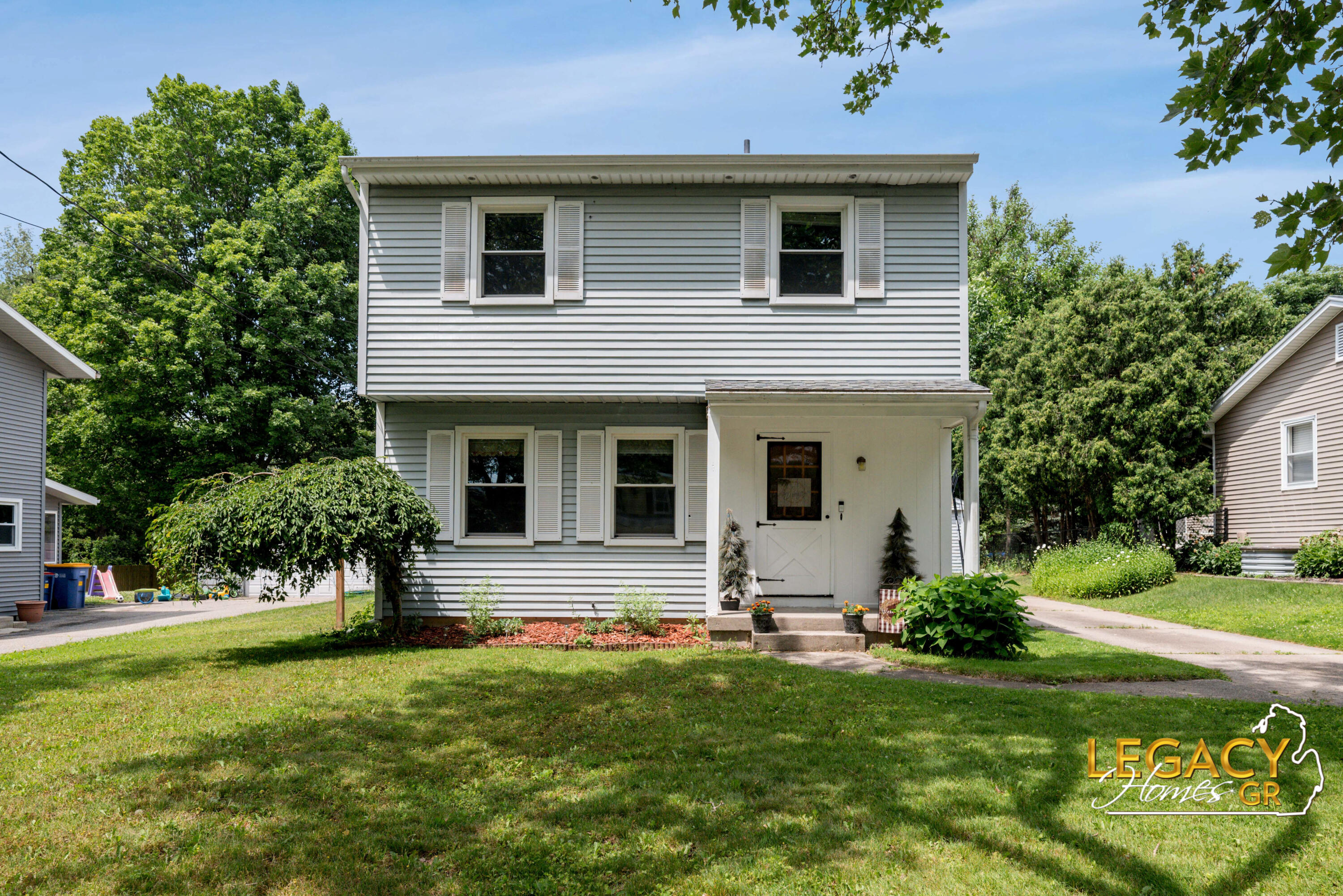 1031 Worcester Drive NE Grand Rapids MI 49505