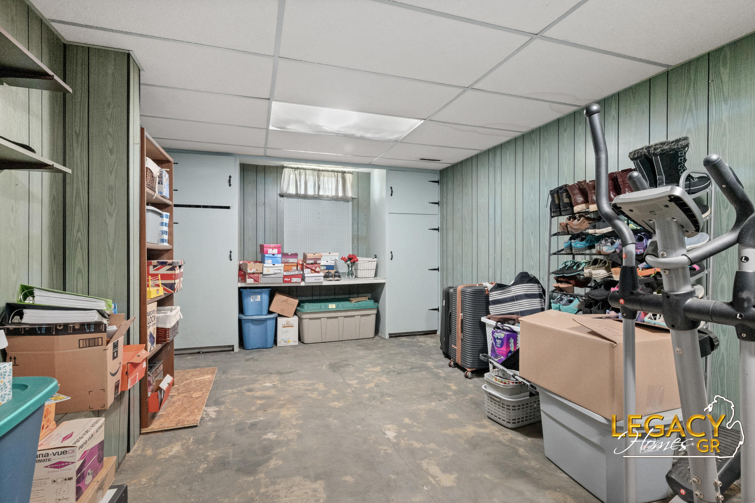 1031 Worcester Drive NE Grand Rapids MI 49505