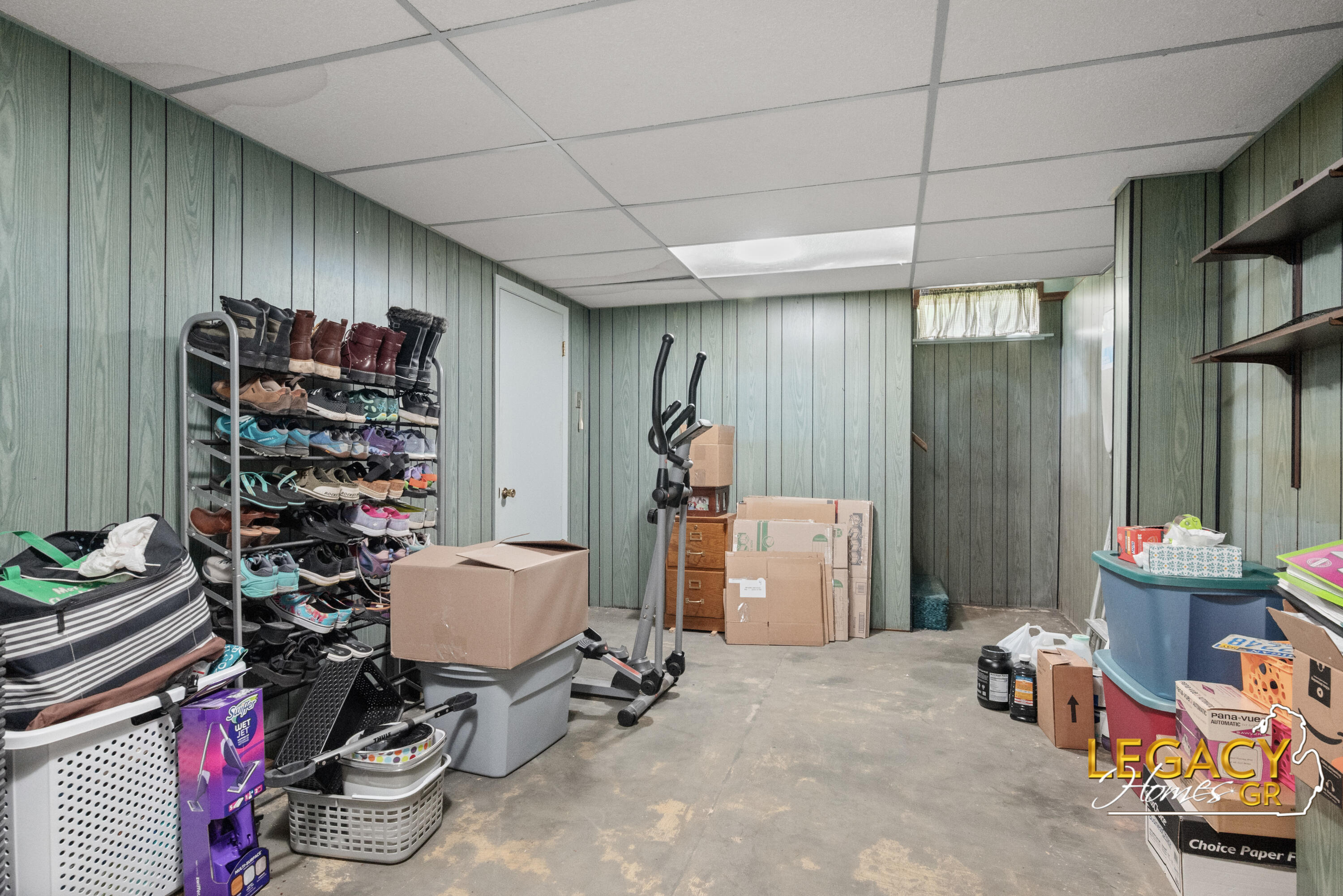 1031 Worcester Drive NE Grand Rapids MI 49505