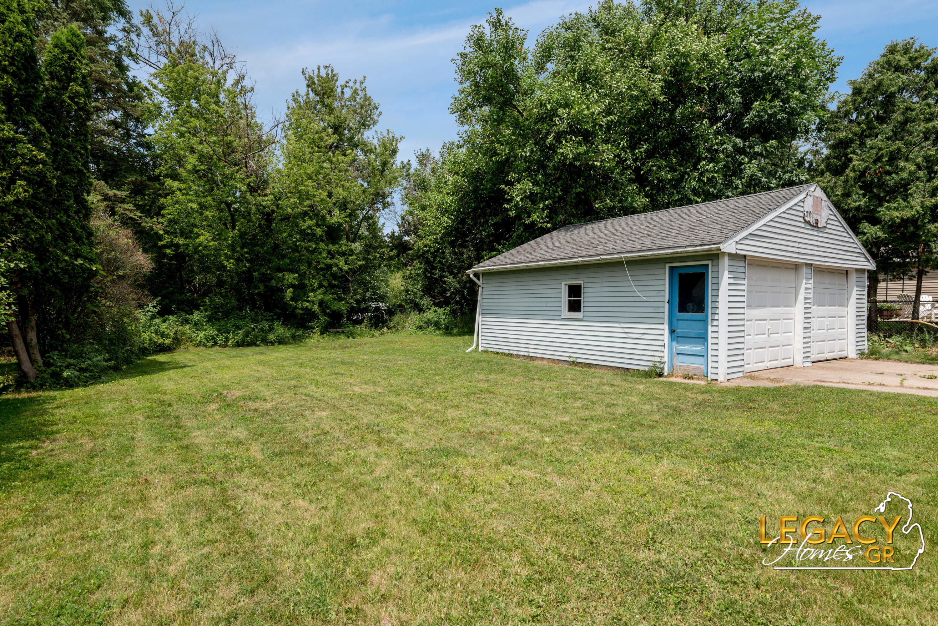 1031 Worcester Drive NE Grand Rapids MI 49505