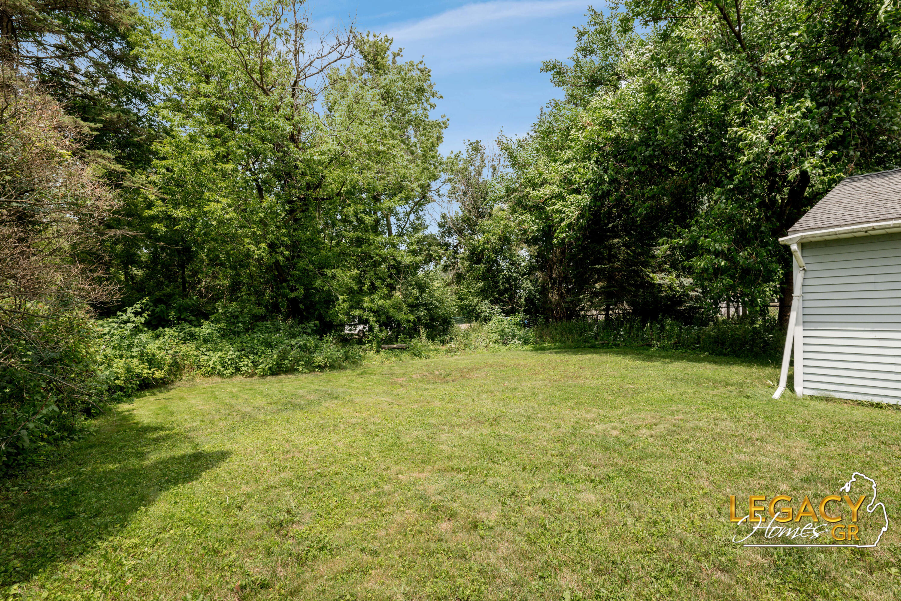 1031 Worcester Drive NE Grand Rapids MI 49505