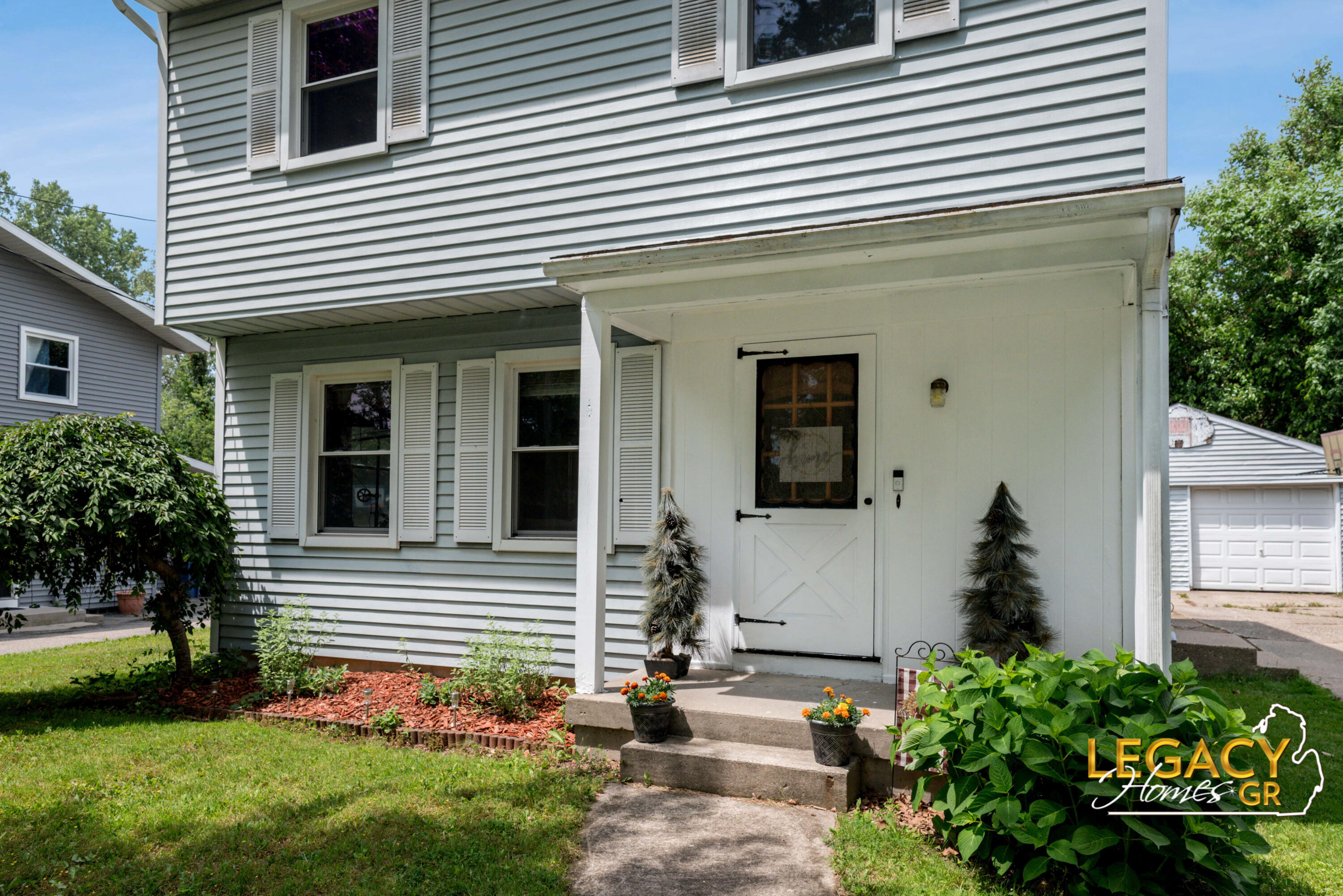 1031 Worcester Drive NE Grand Rapids MI 49505