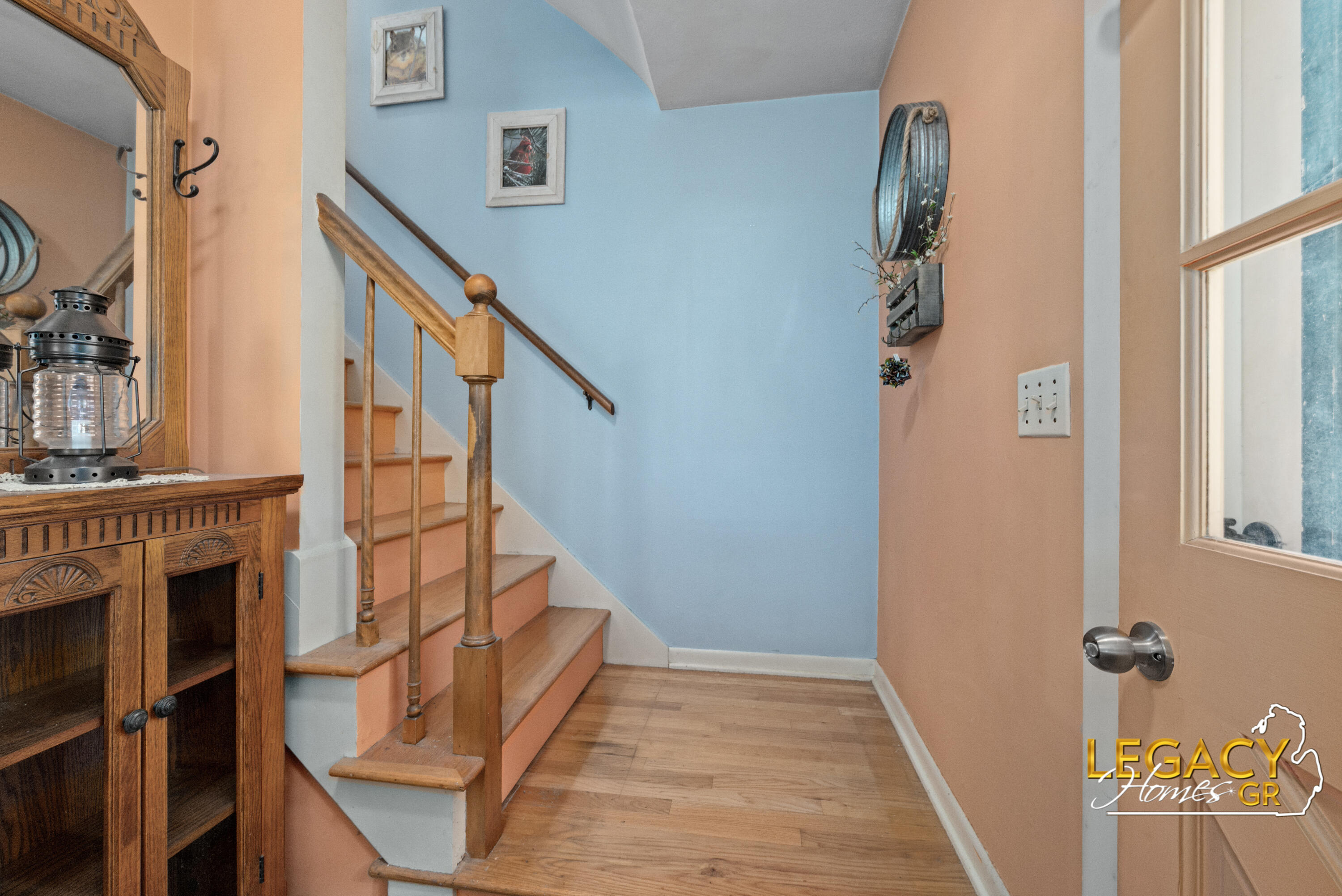 1031 Worcester Drive NE Grand Rapids MI 49505