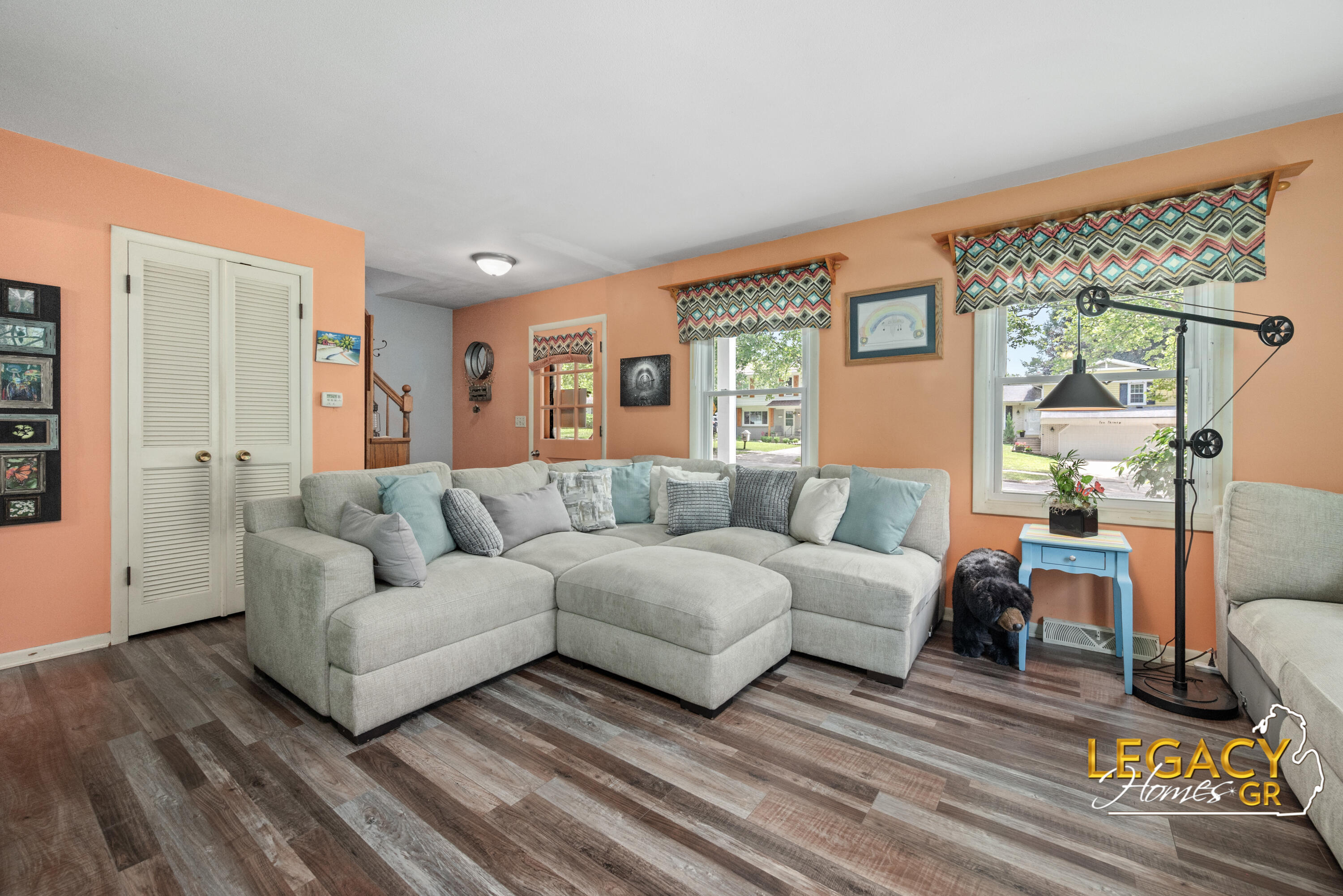 1031 Worcester Drive NE Grand Rapids MI 49505