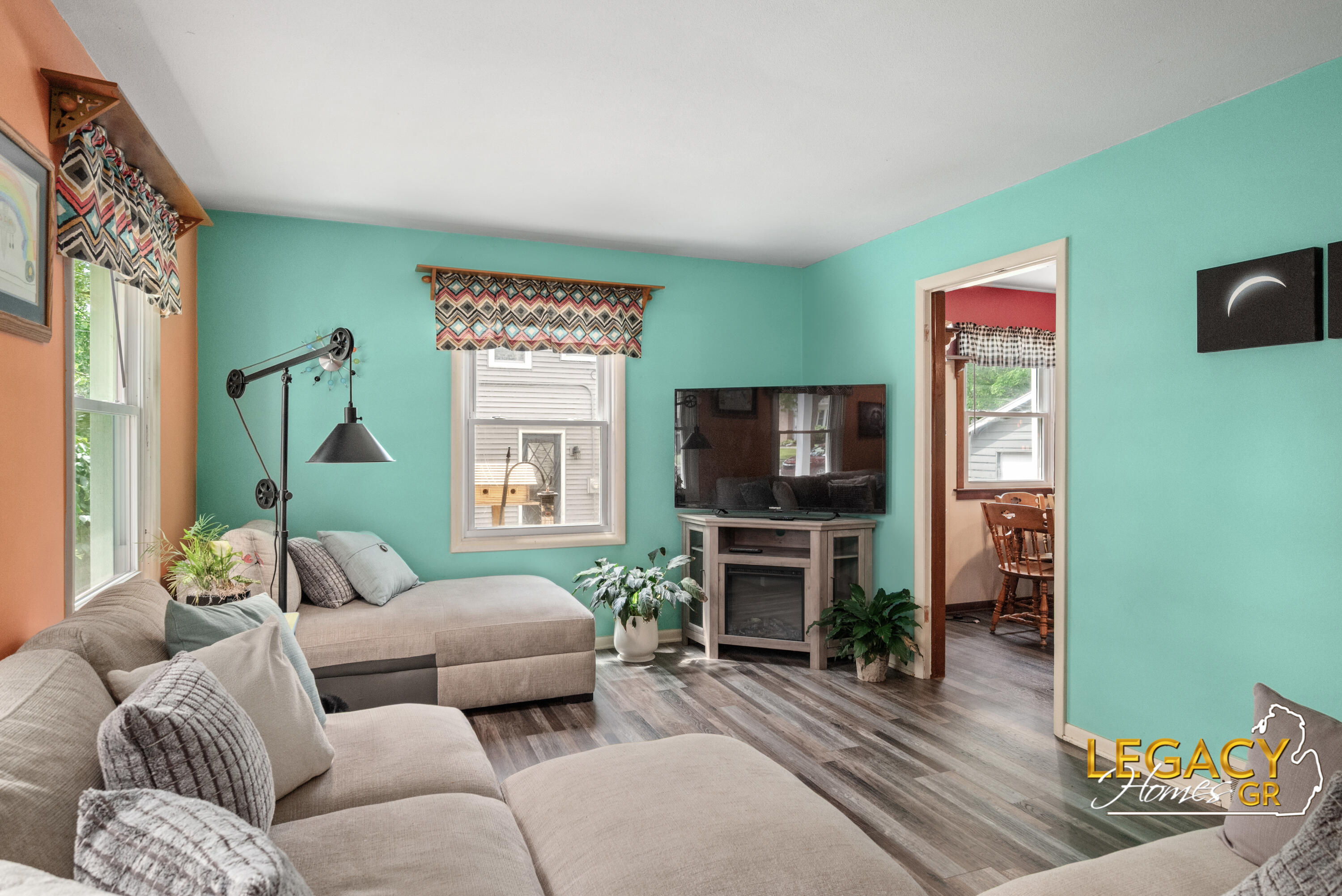 1031 Worcester Drive NE Grand Rapids MI 49505
