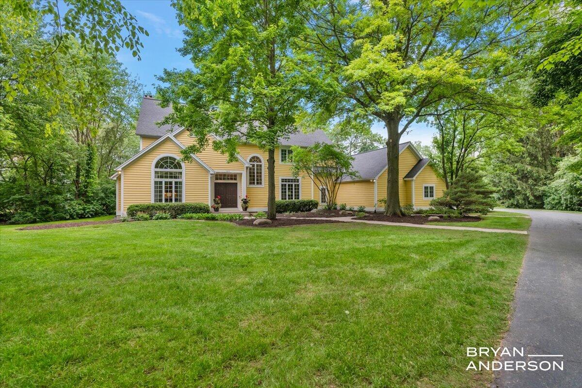 1015 Bradford Hollow Lane NE Grand Rapids MI 49525