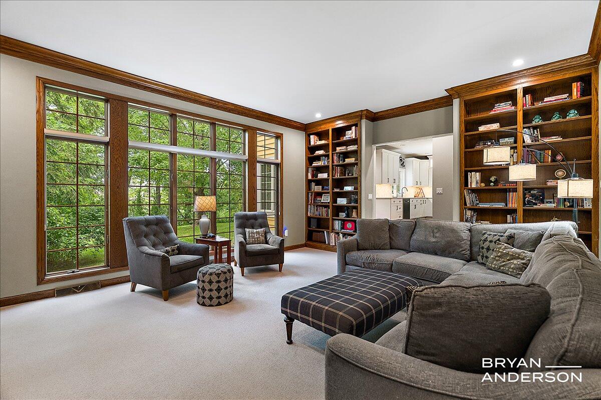 1015 Bradford Hollow Lane NE Grand Rapids MI 49525