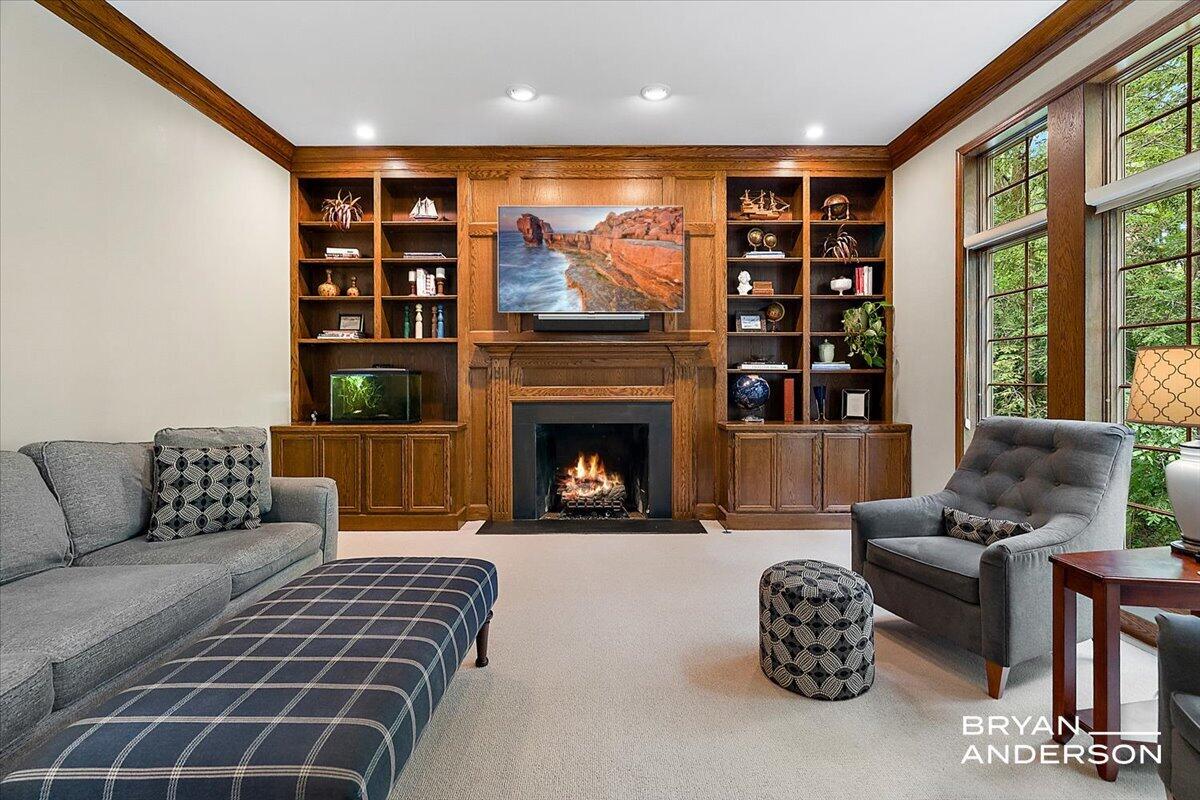1015 Bradford Hollow Lane NE Grand Rapids MI 49525