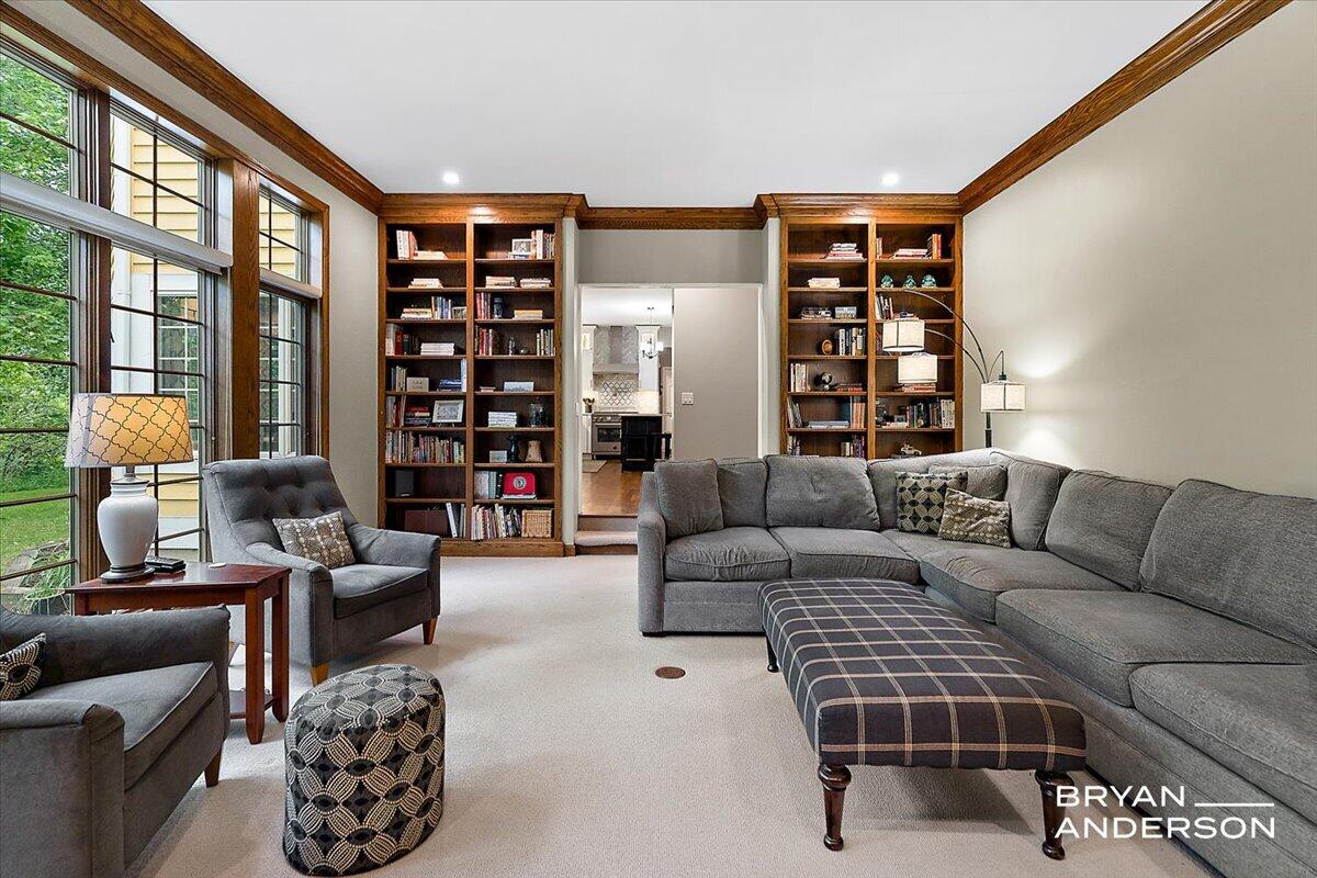 1015 Bradford Hollow Lane NE Grand Rapids MI 49525