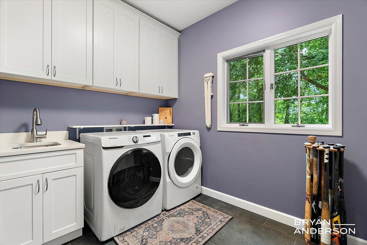 1015 Bradford Hollow Lane NE Grand Rapids MI 49525