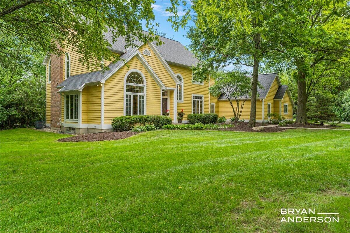 1015 Bradford Hollow Lane NE Grand Rapids MI 49525