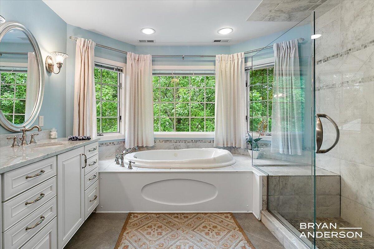 1015 Bradford Hollow Lane NE Grand Rapids MI 49525