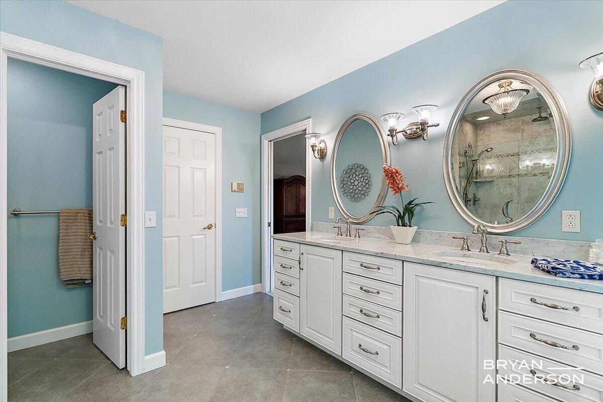 1015 Bradford Hollow Lane NE Grand Rapids MI 49525